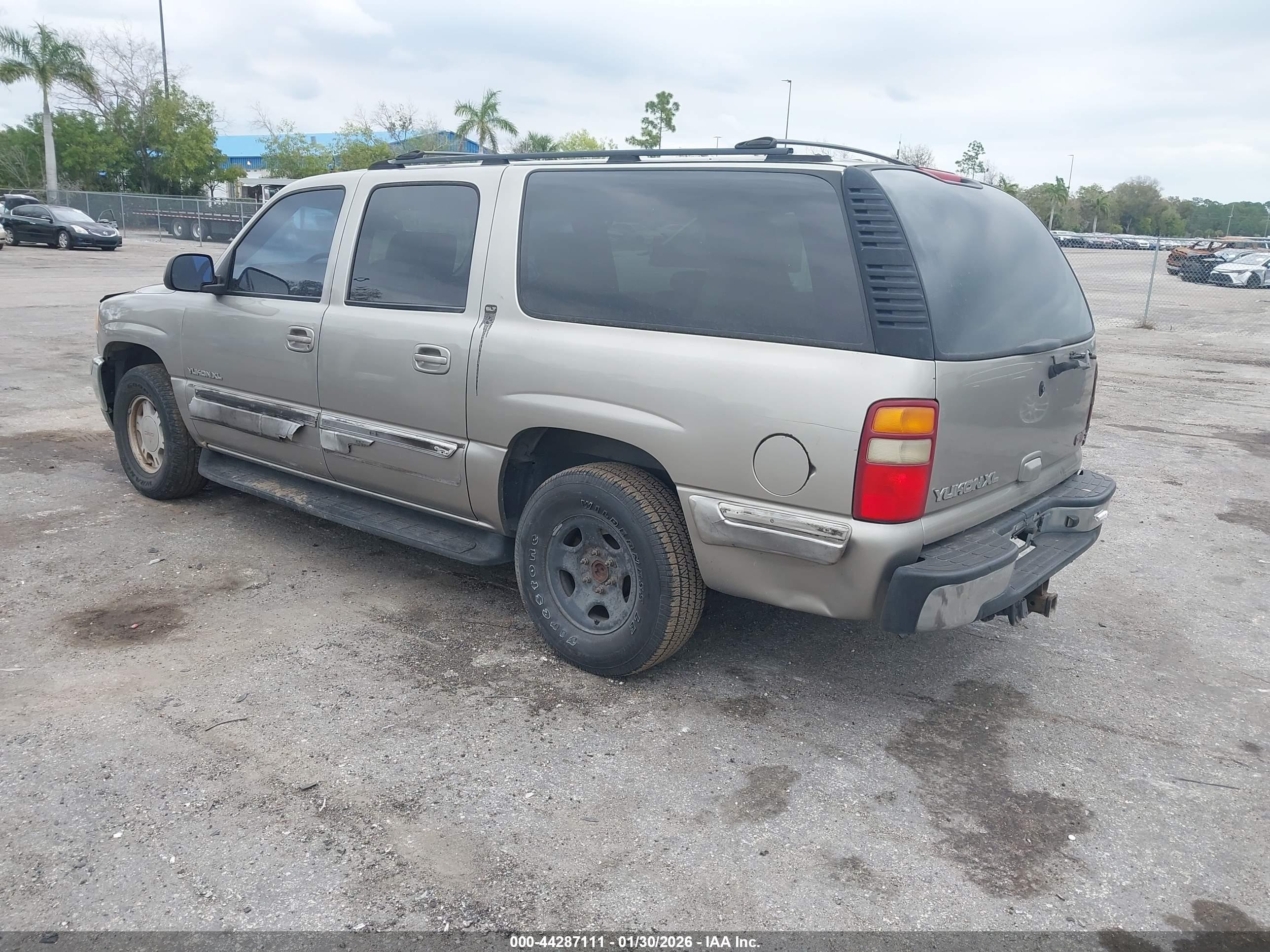 GMC YUKON image 3