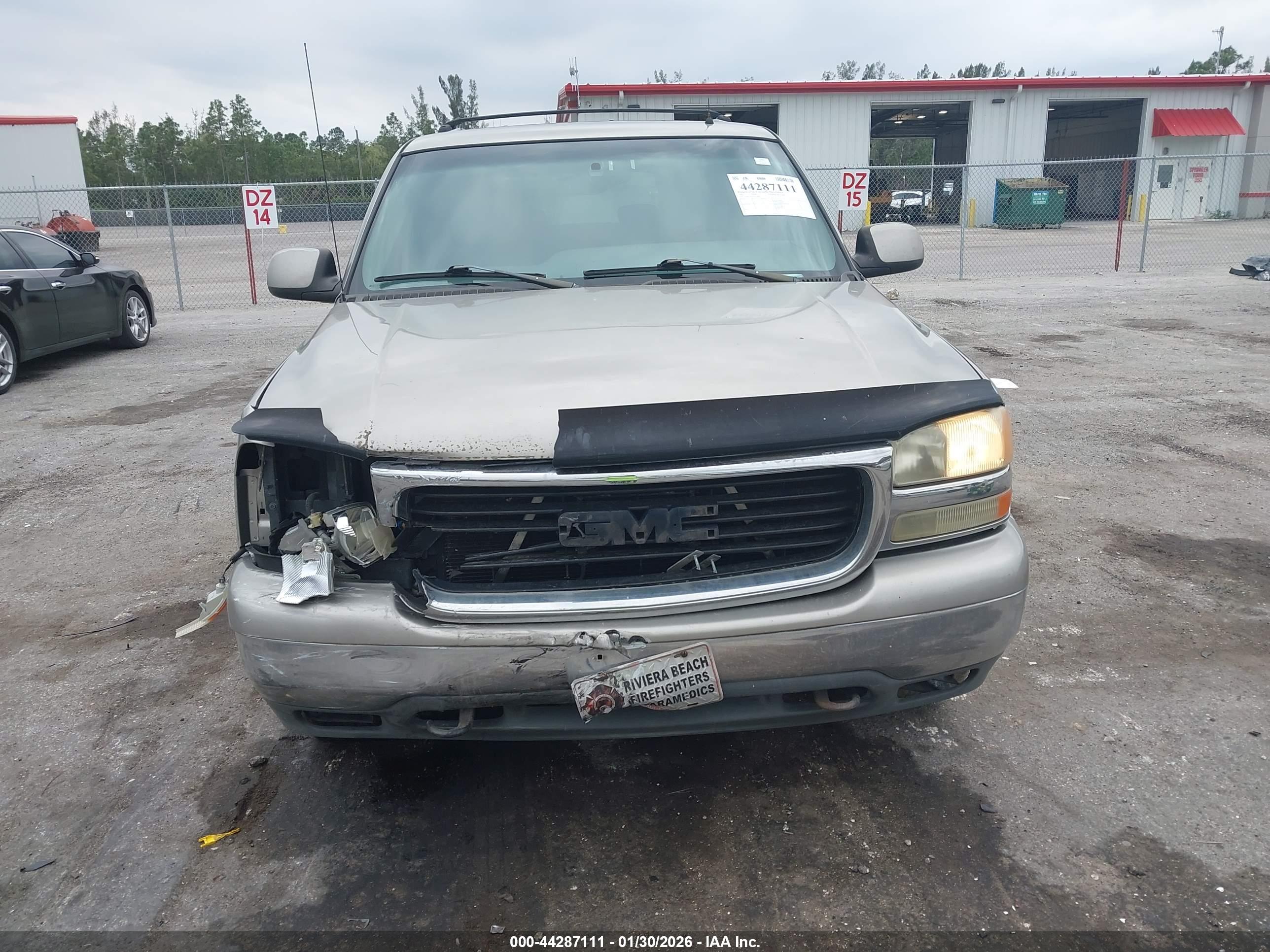 GMC YUKON image 6