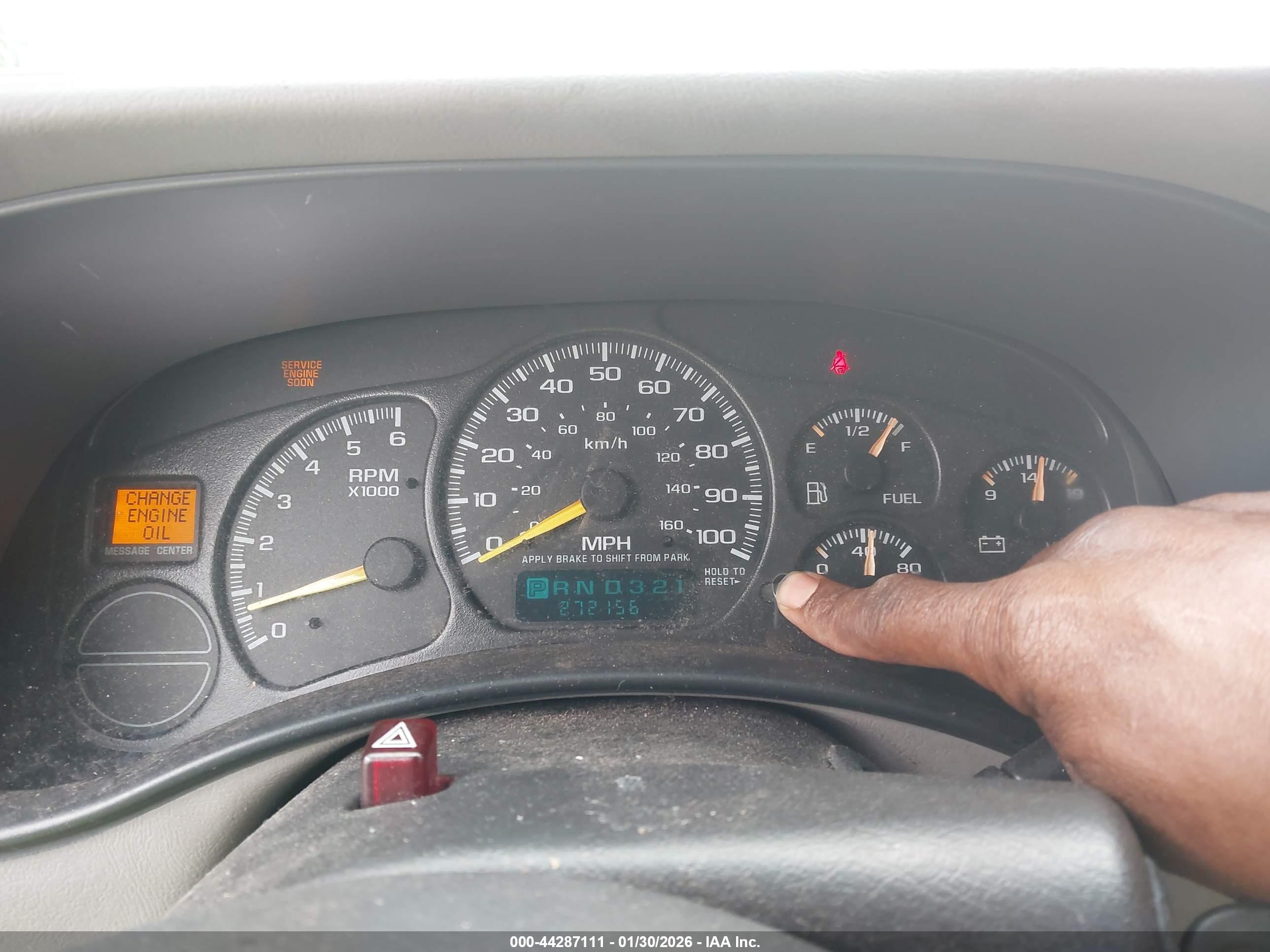 GMC YUKON image 7