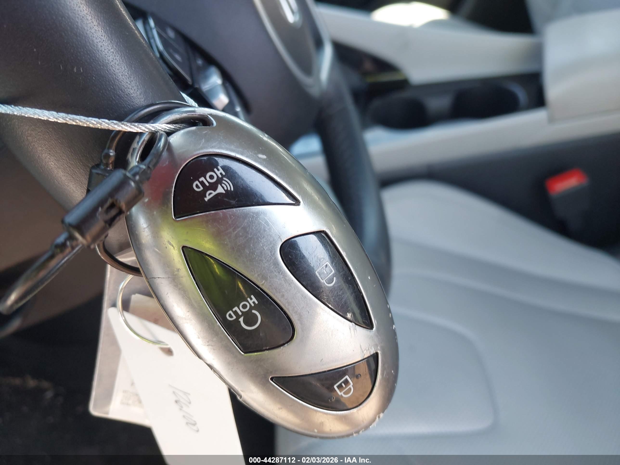 HYUNDAI ELANTRA image 11