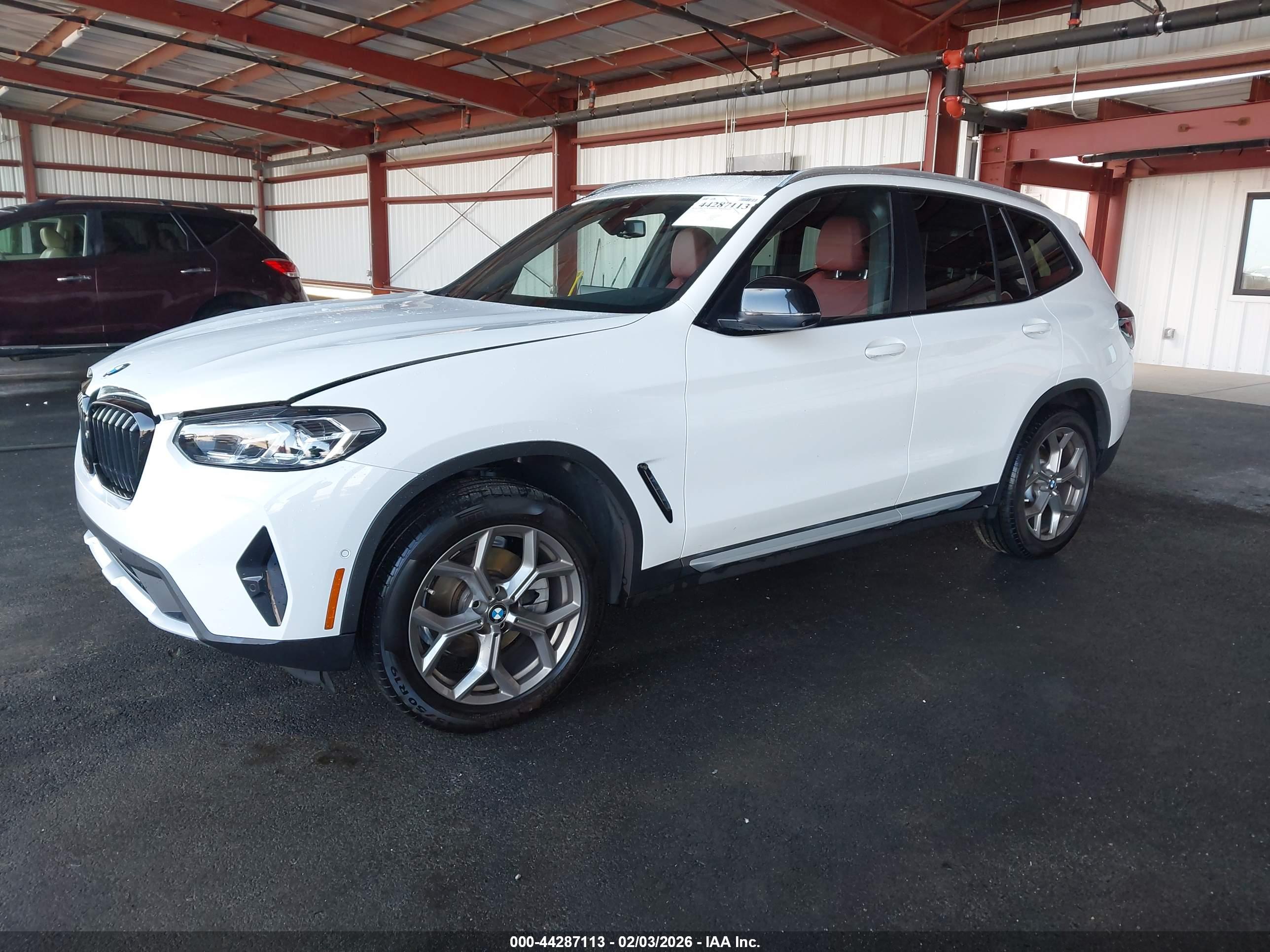 BMW X3 image 2