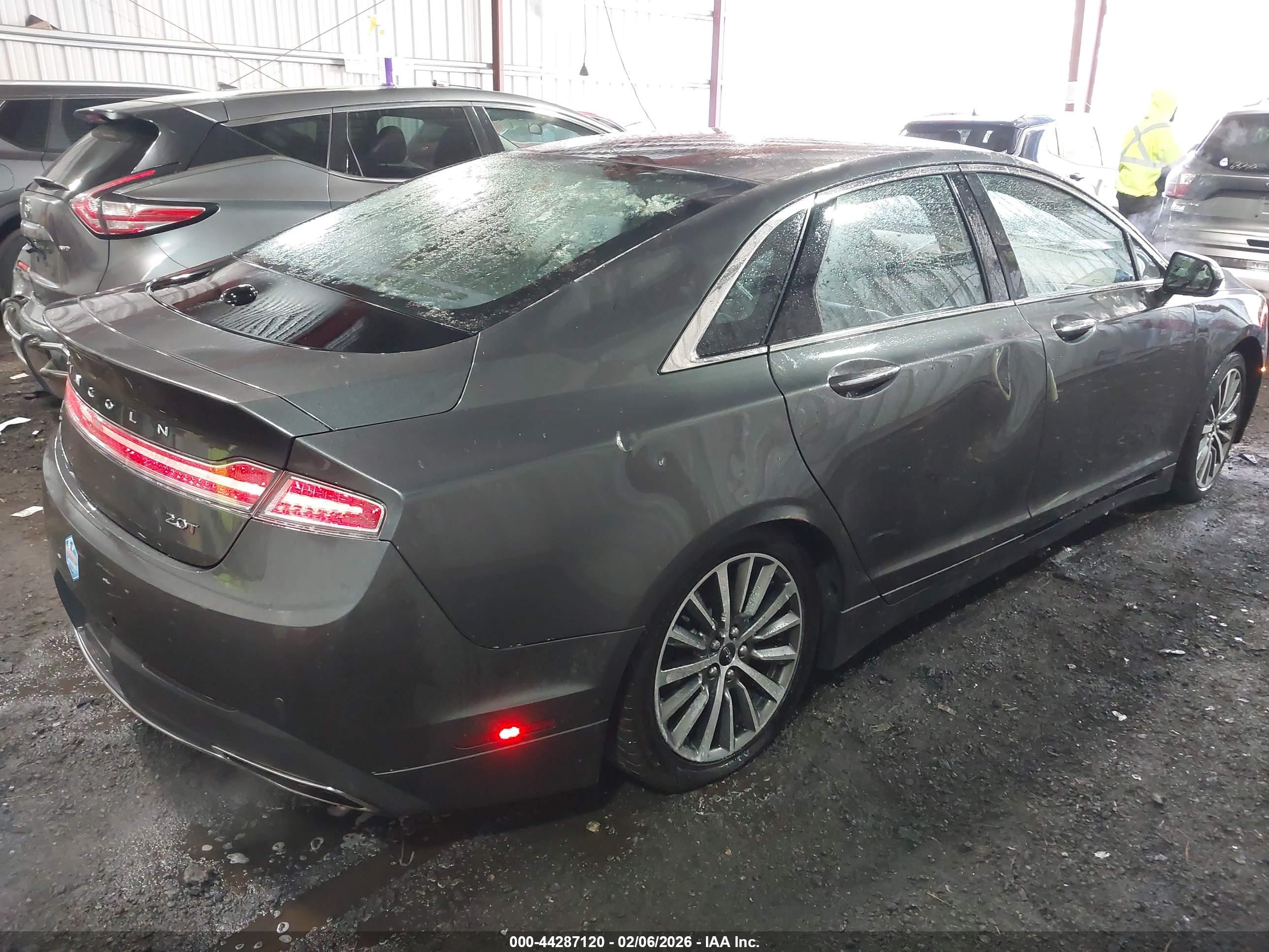 LINCOLN MKZ image 6