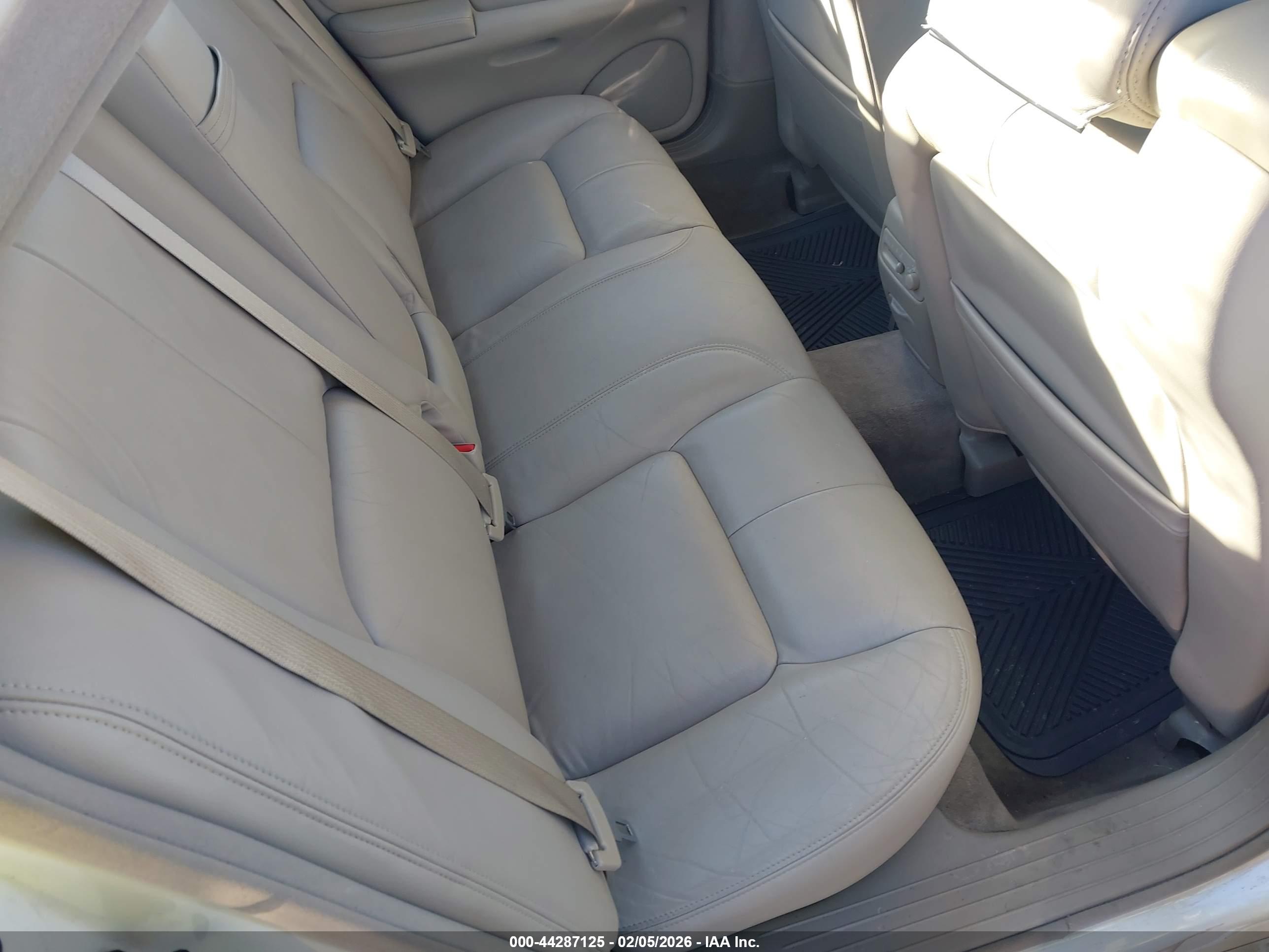CADILLAC SEVILLE image 8