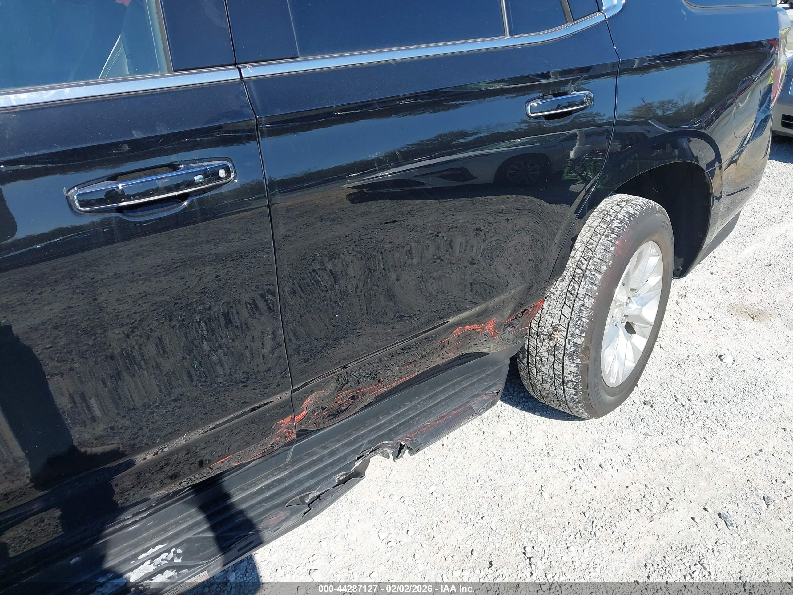 CHEVROLET TAHOE image 6