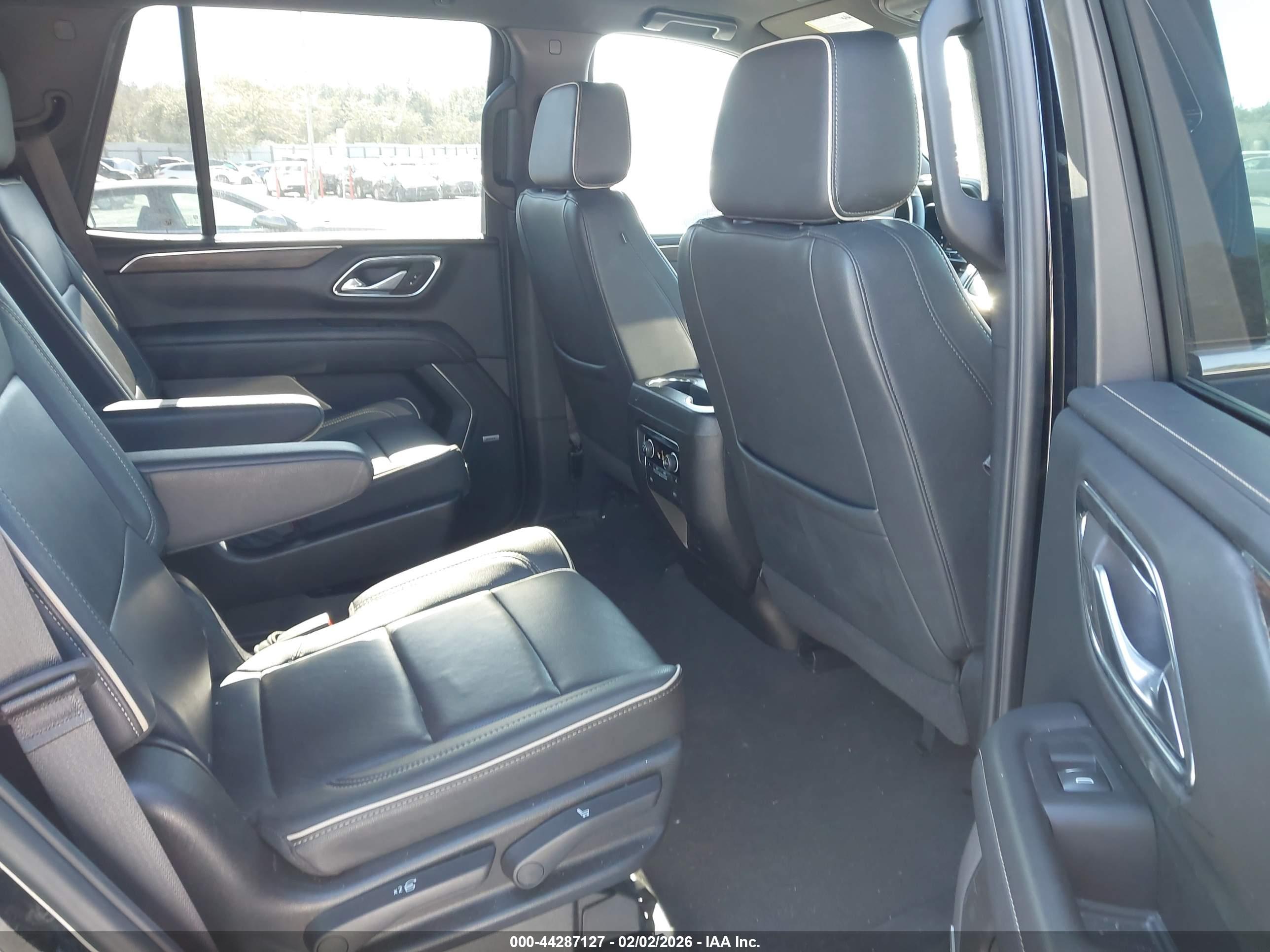 CHEVROLET TAHOE image 8
