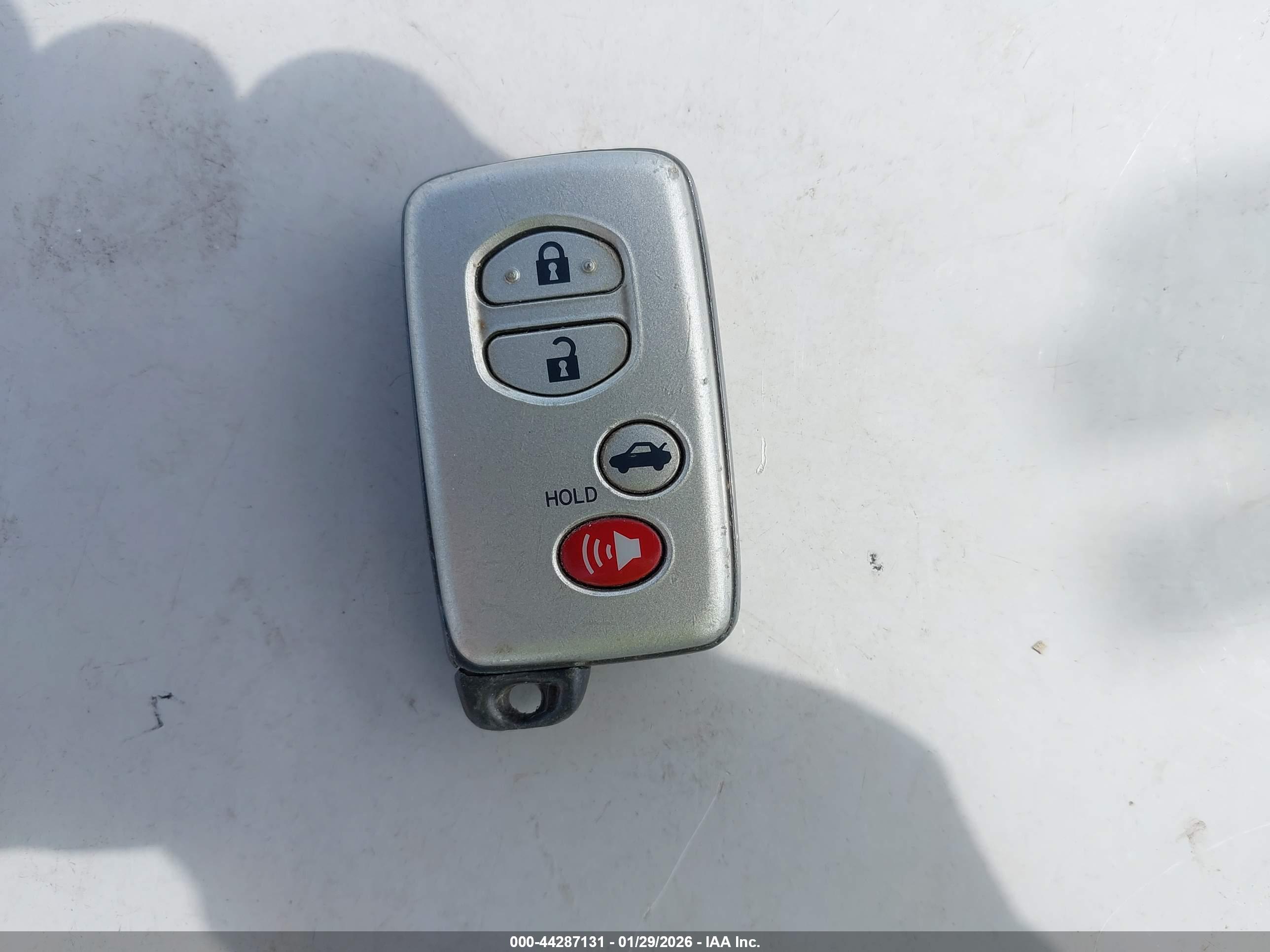 TOYOTA CAMRY image 11