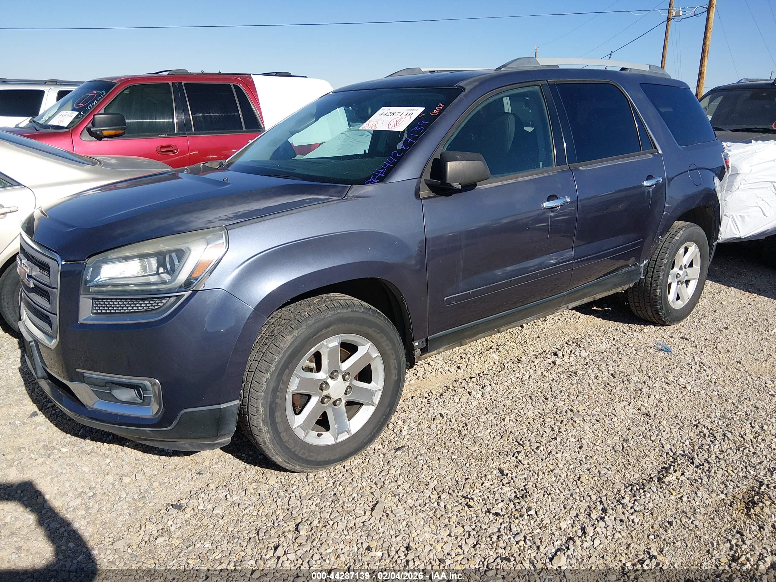 GMC ACADIA image 2