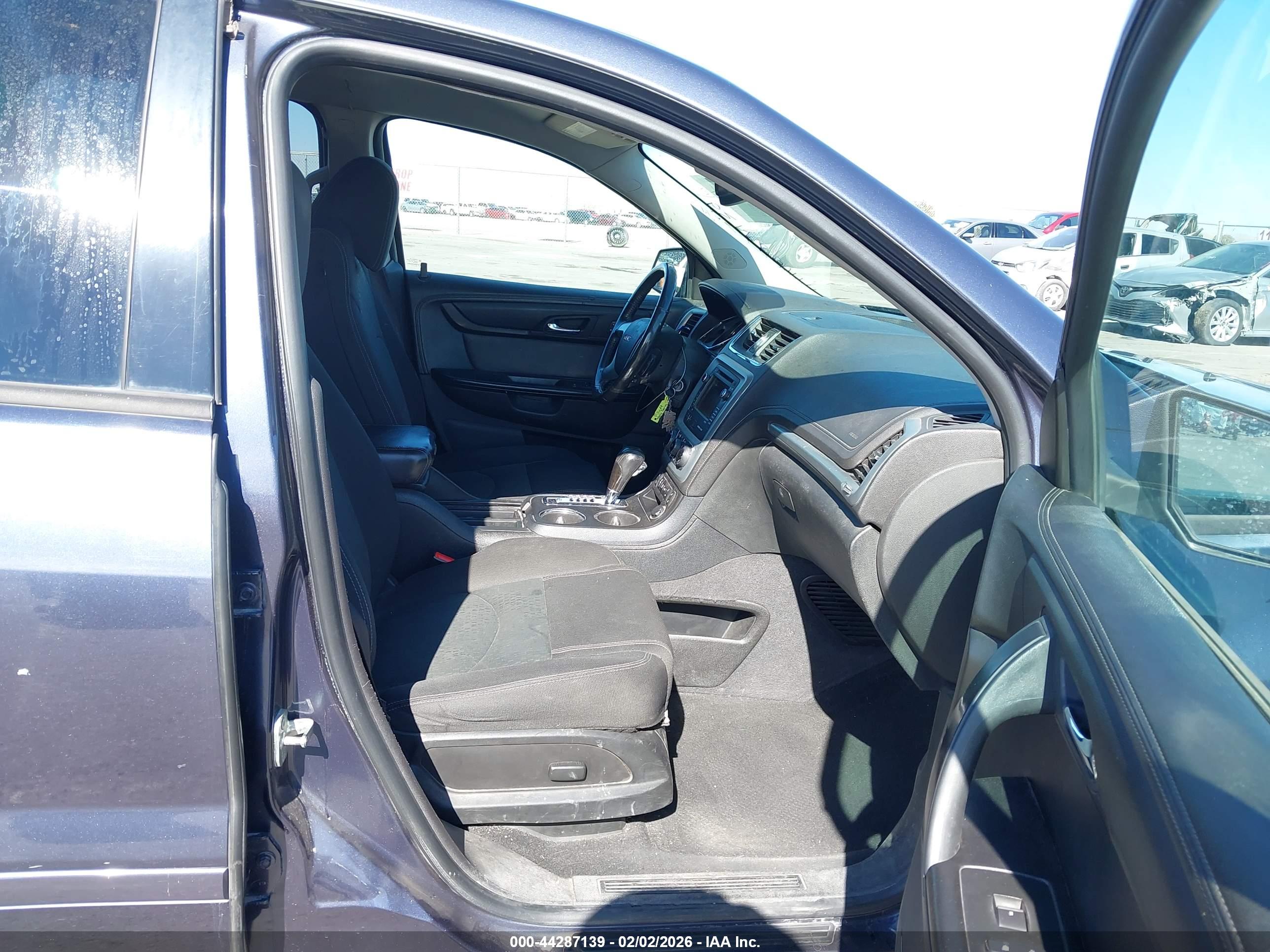 GMC ACADIA image 5