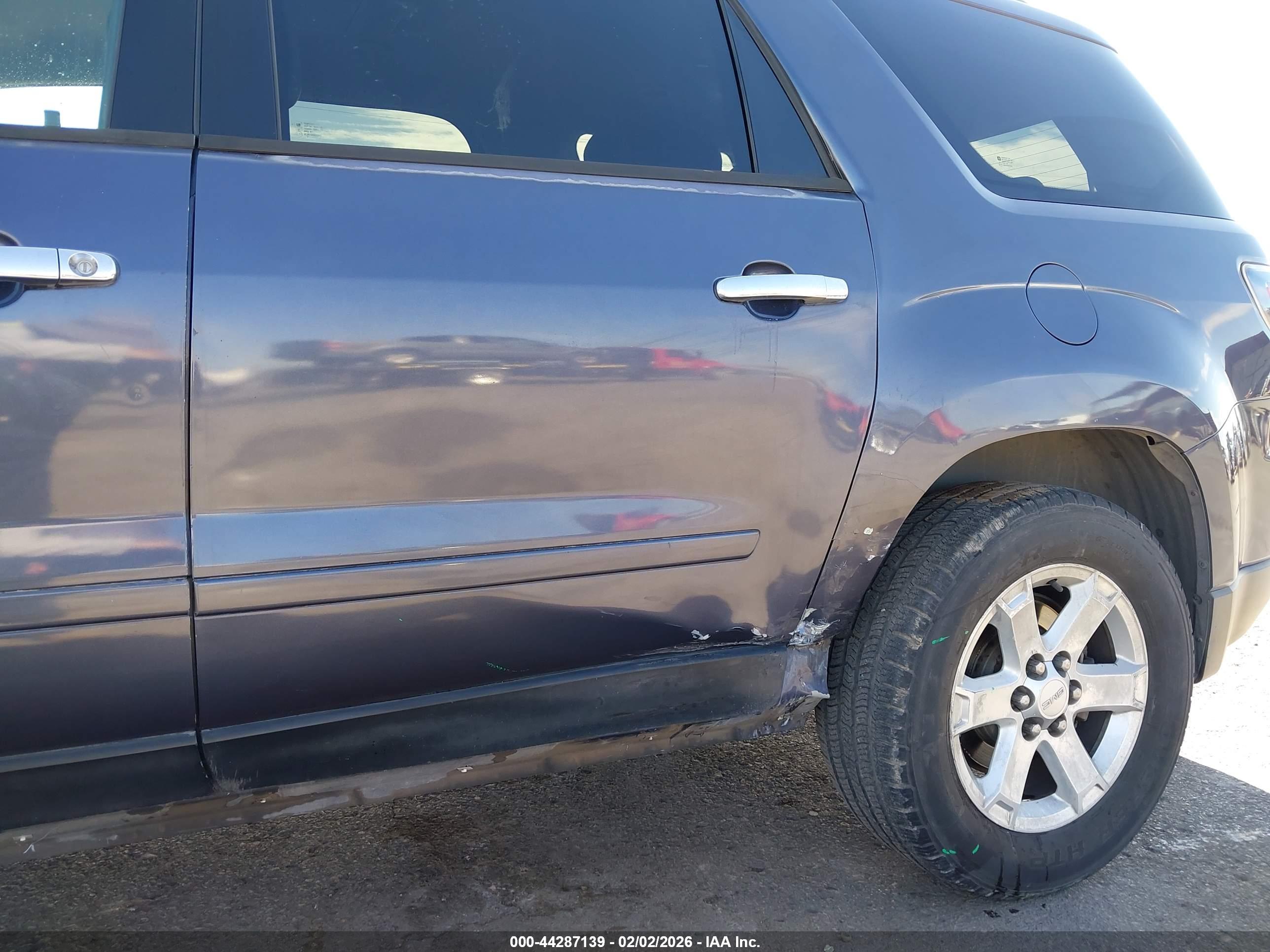 GMC ACADIA image 6
