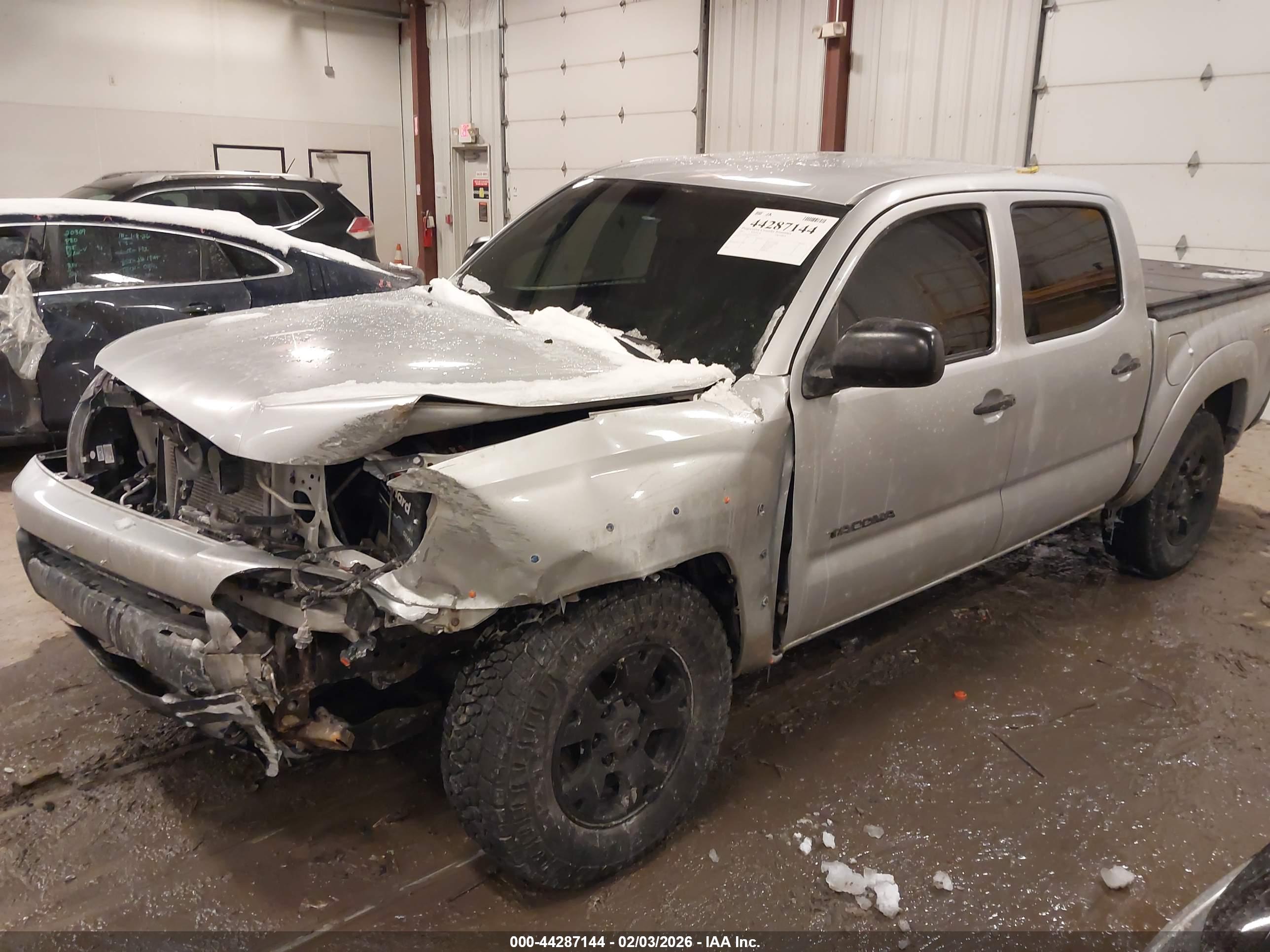 TOYOTA TACOMA image 2