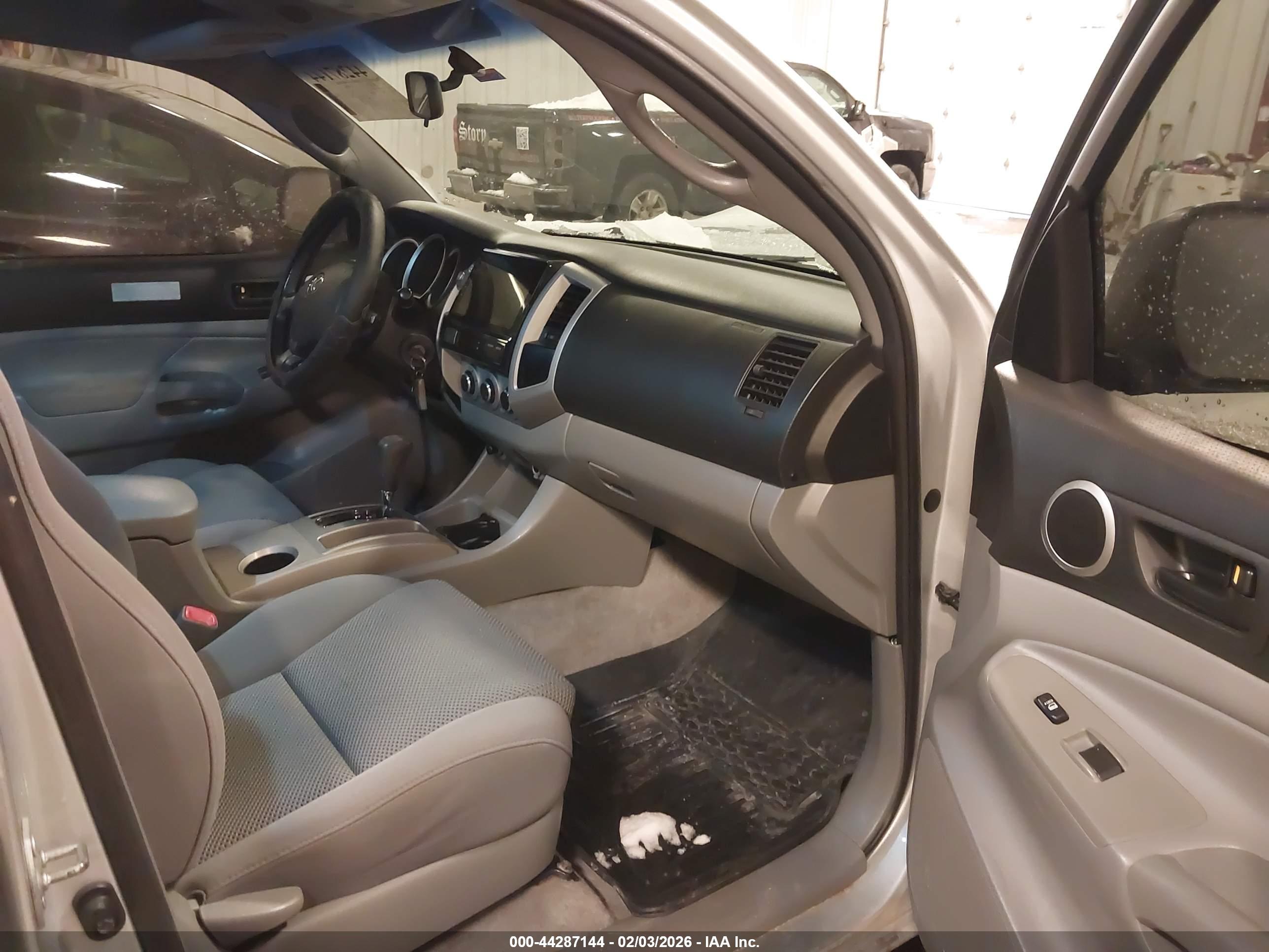 TOYOTA TACOMA image 5