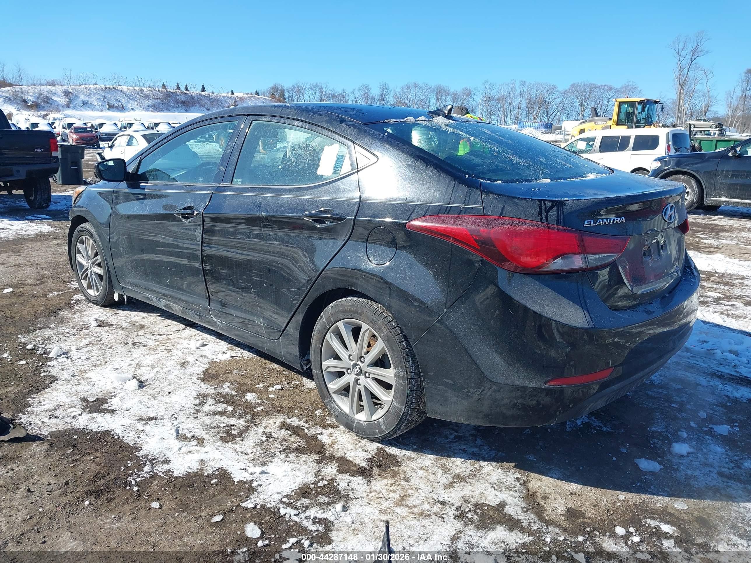 HYUNDAI ELANTRA image 3