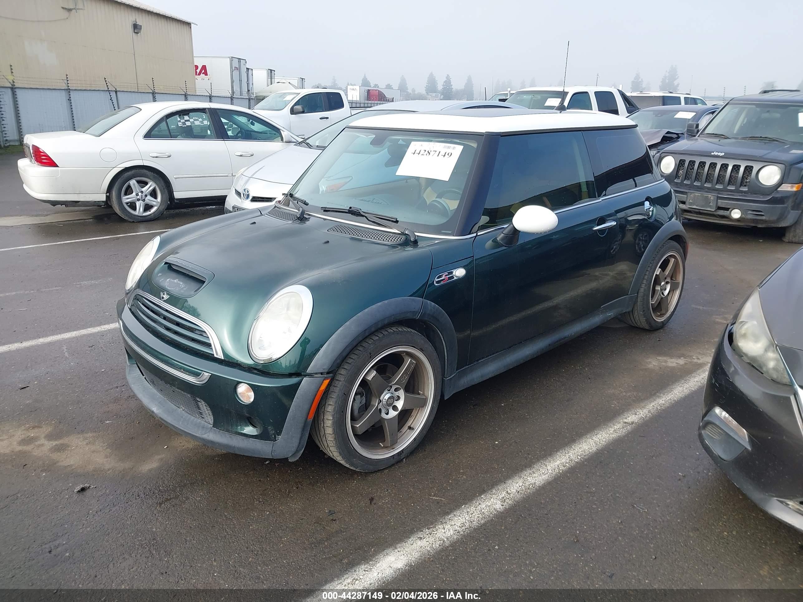 MINI COOPER image 2