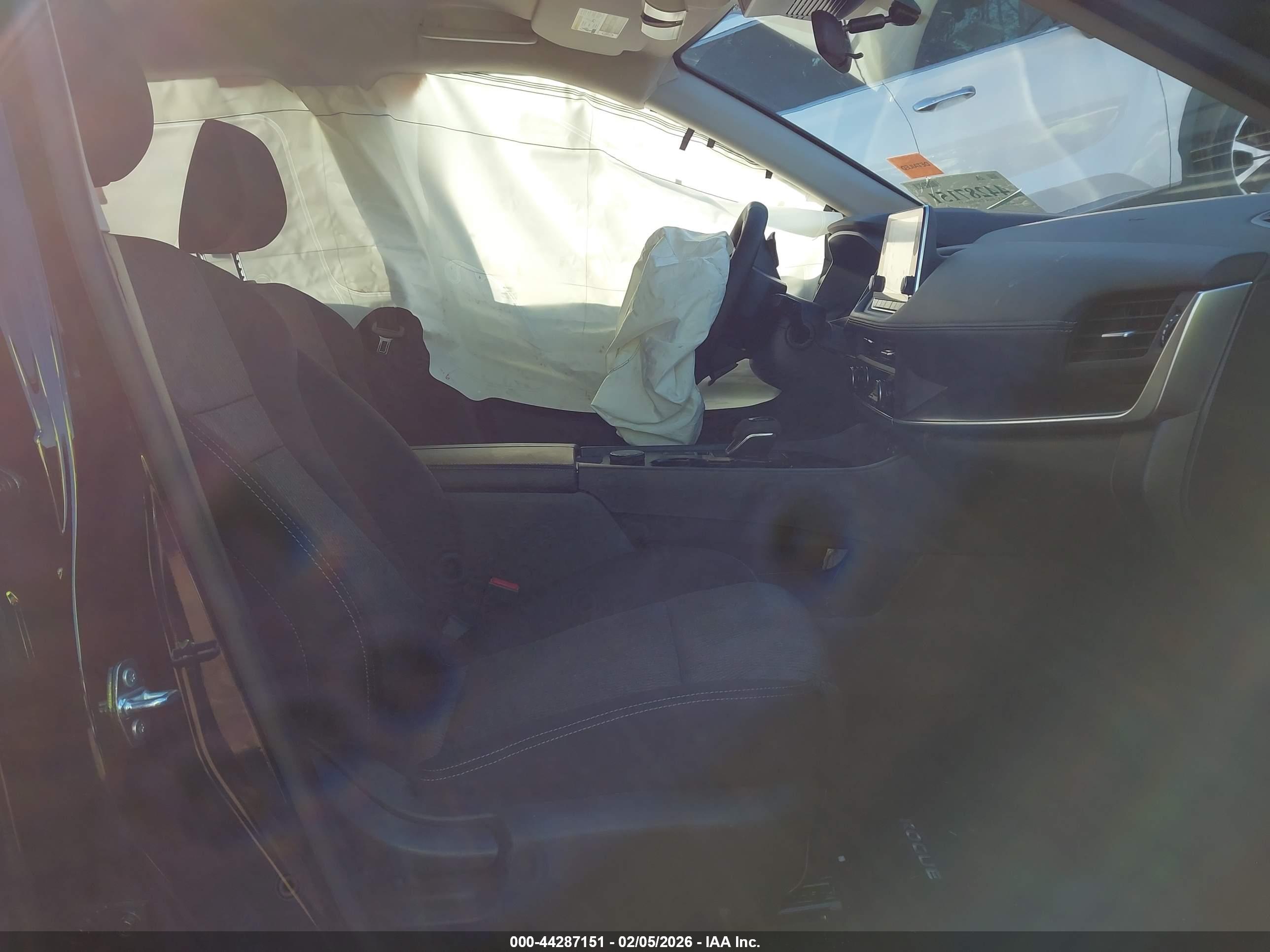 NISSAN ROGUE image 5