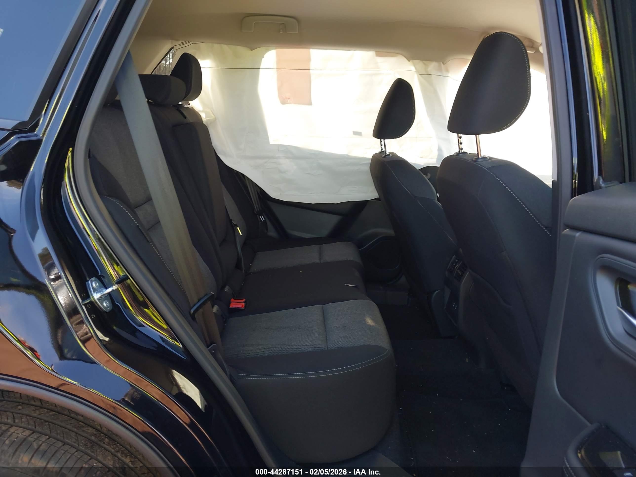 NISSAN ROGUE image 8