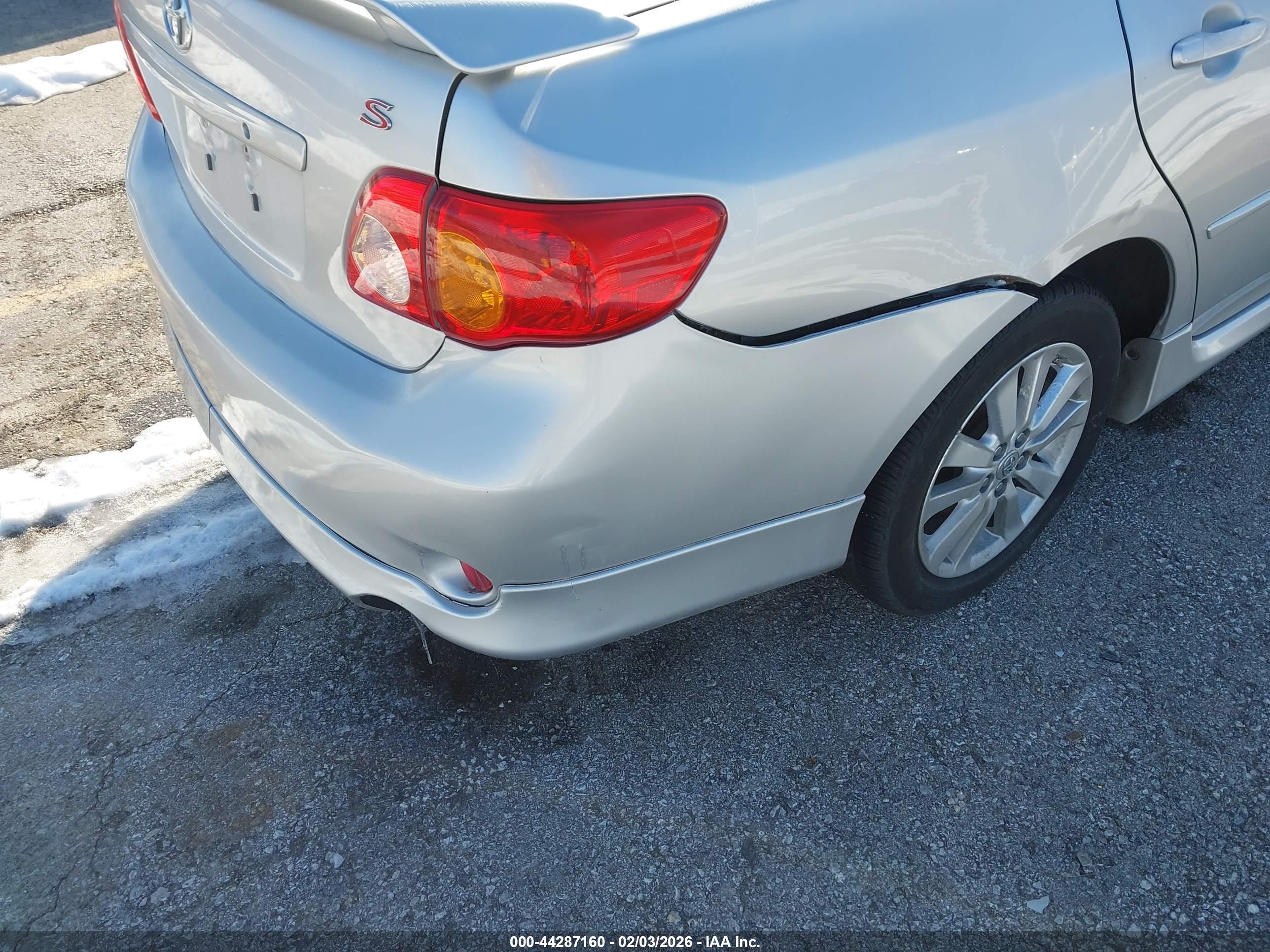 TOYOTA COROLLA image 6