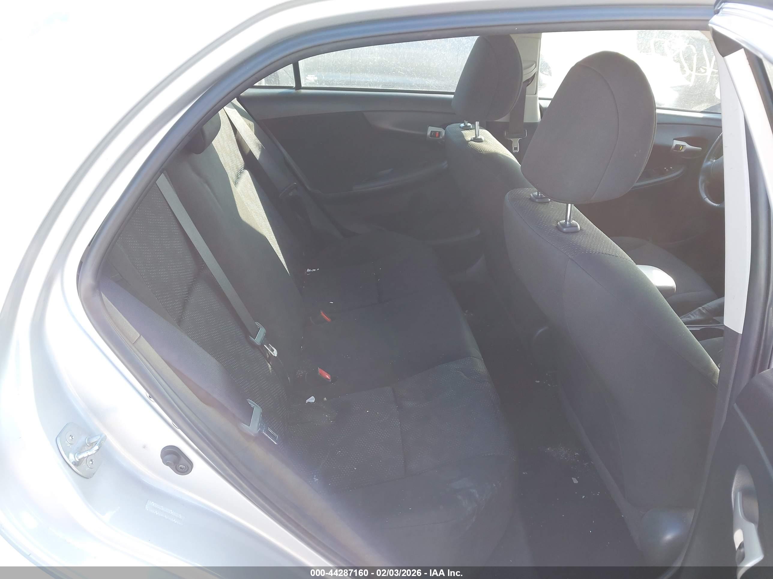 TOYOTA COROLLA image 8