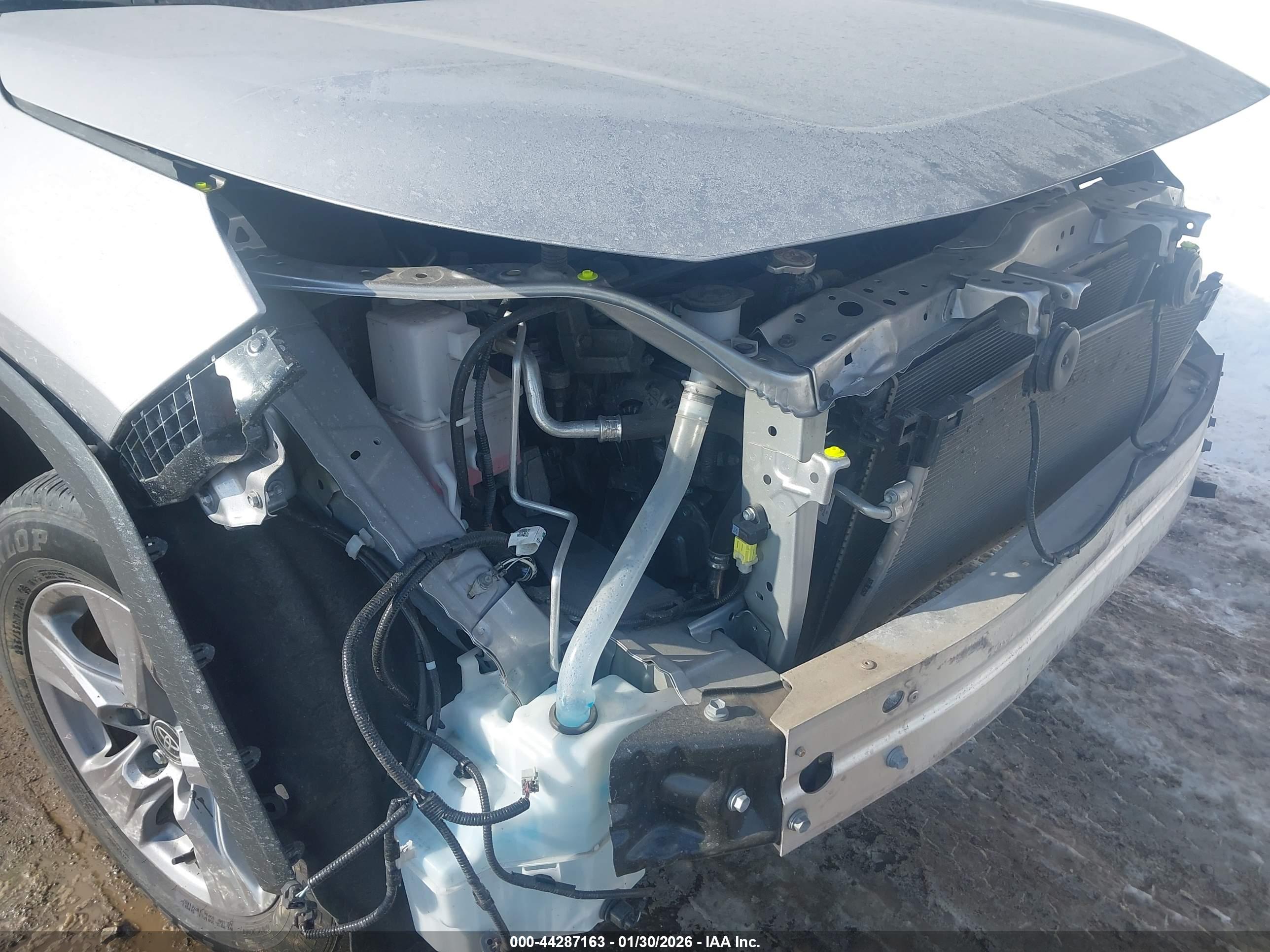 TOYOTA RAV4 image 6