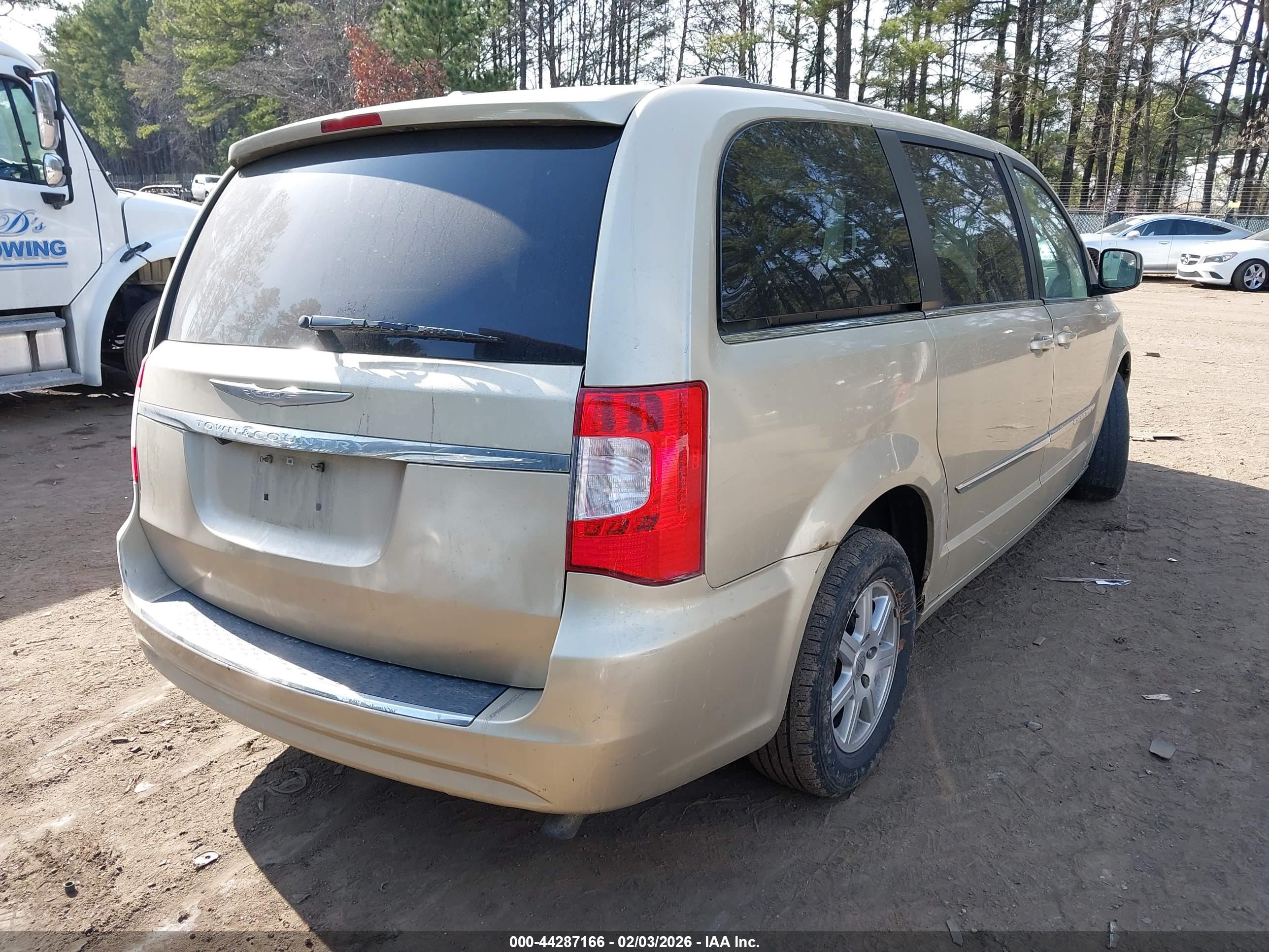 CHRYSLER TOWN image 4
