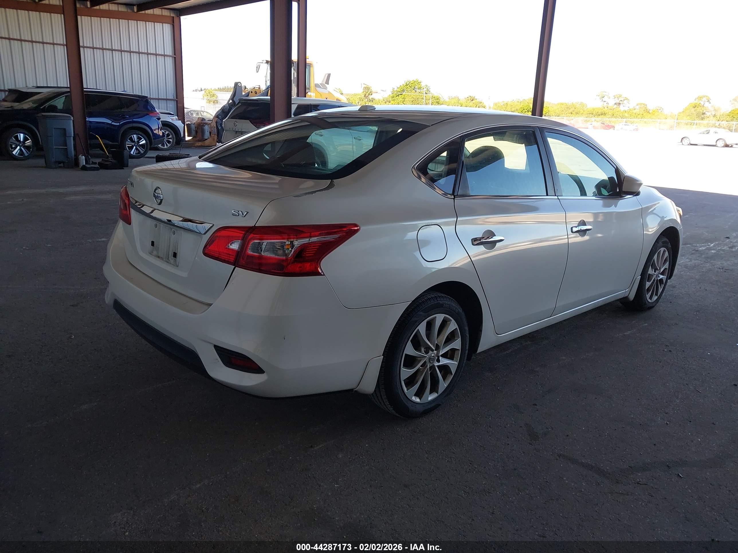 NISSAN SENTRA image 4
