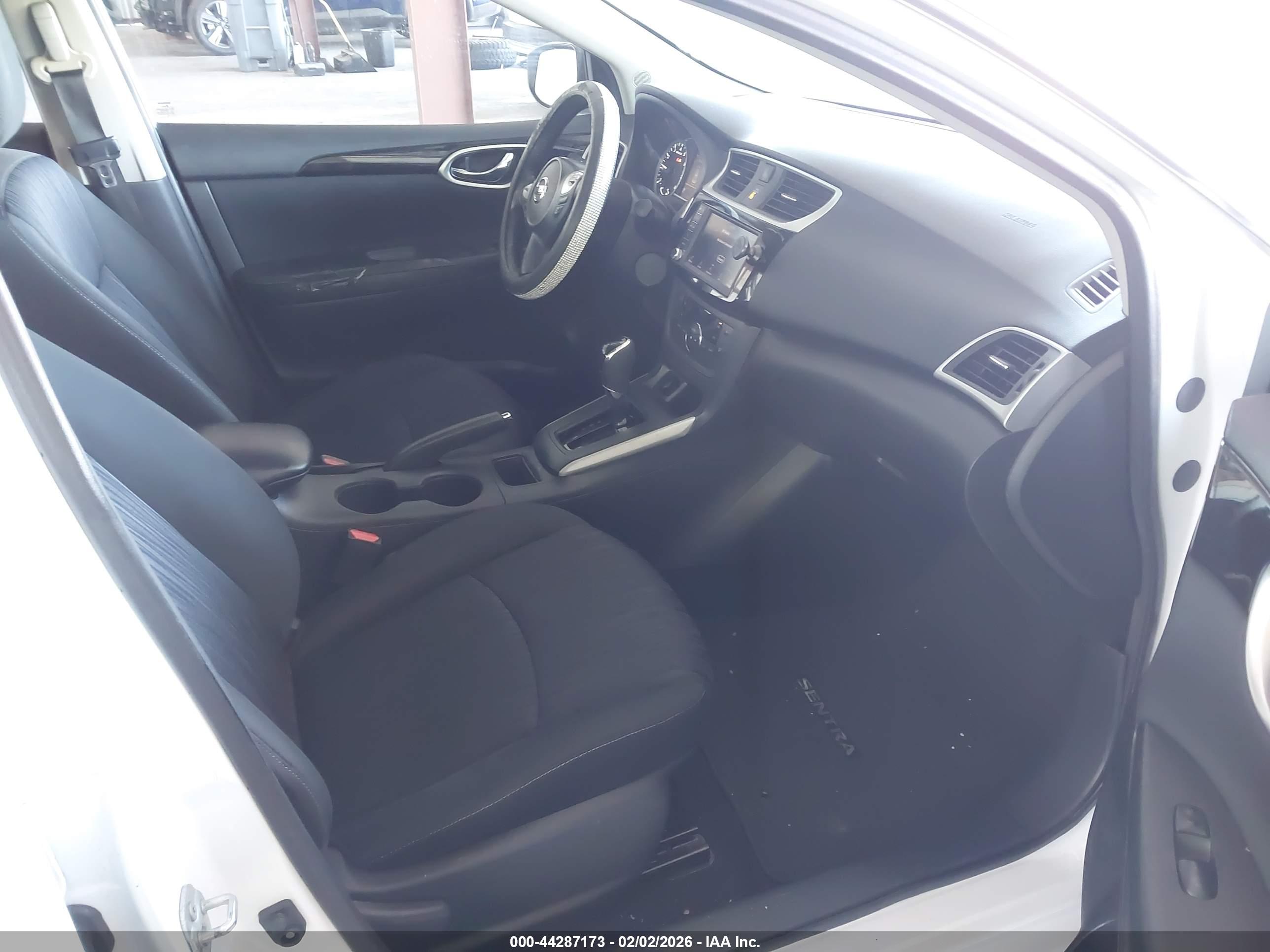 NISSAN SENTRA image 5