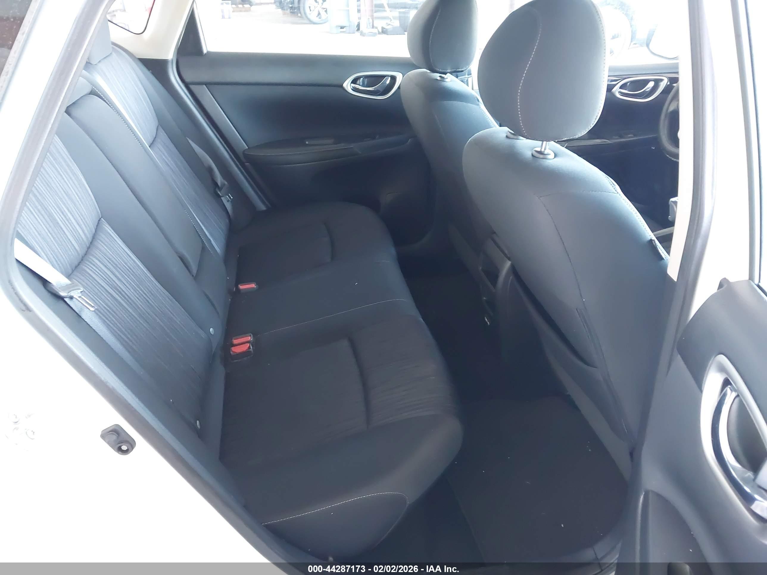 NISSAN SENTRA image 8