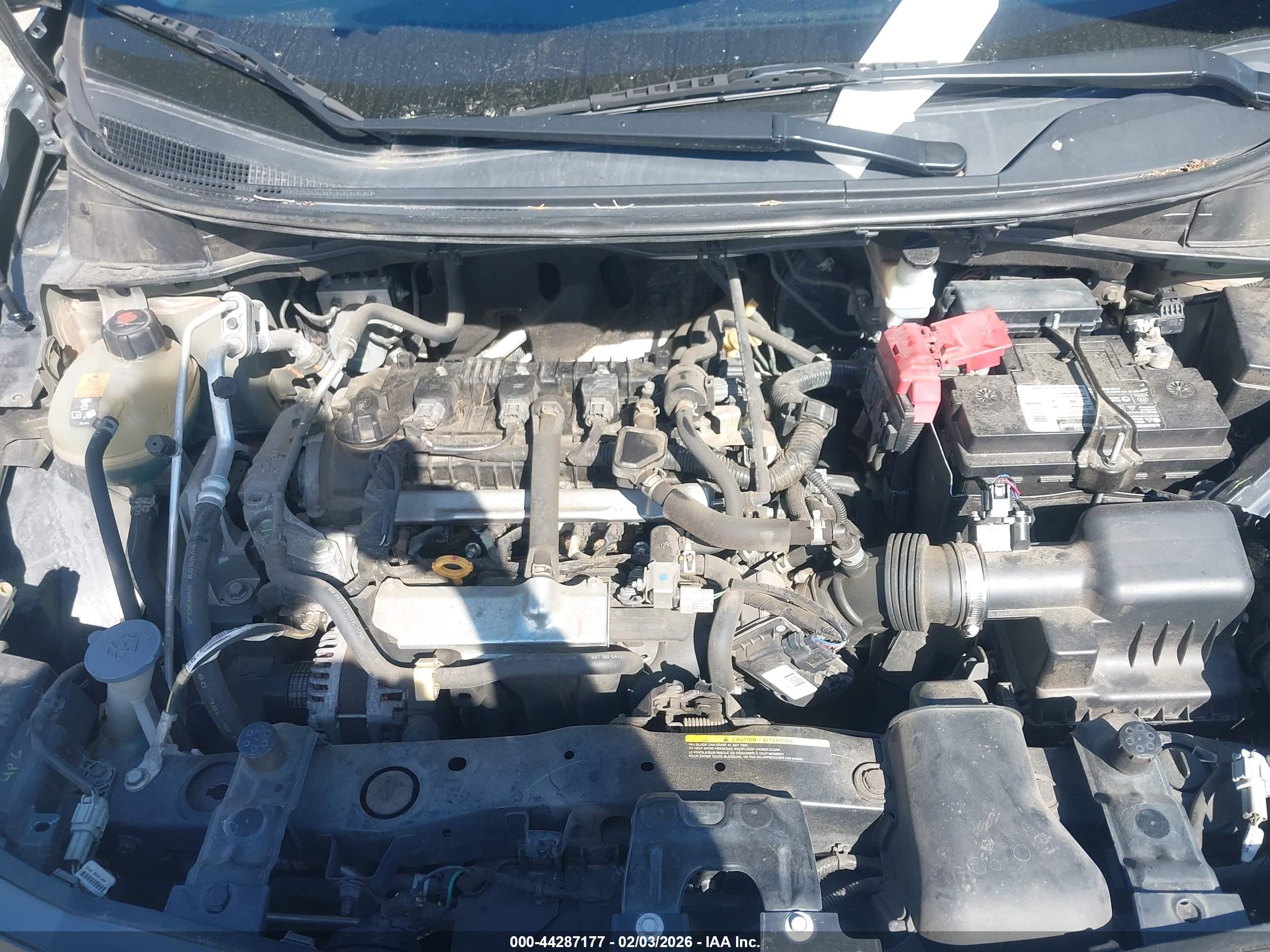 NISSAN VERSA image 10
