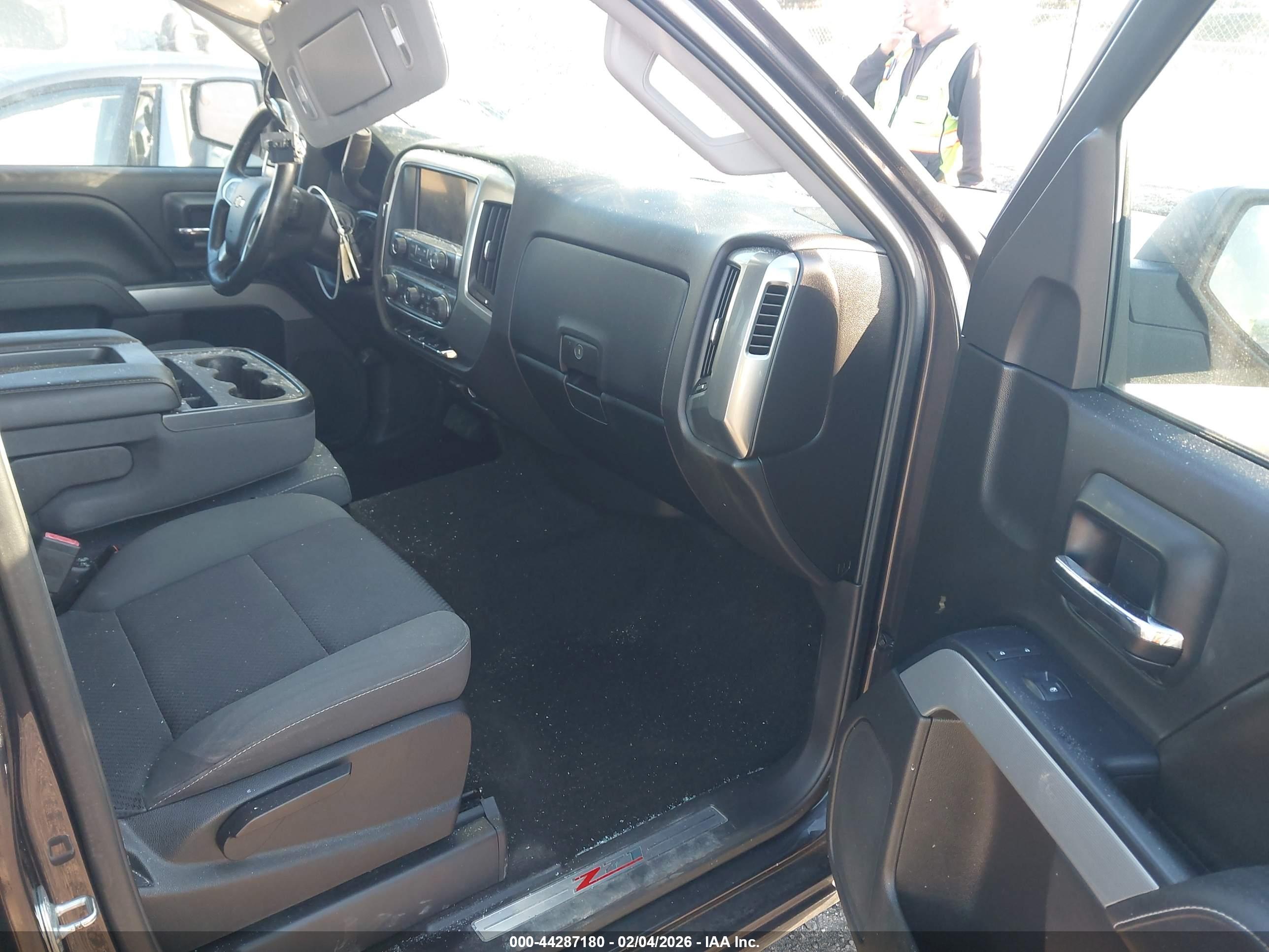 CHEVROLET SILVERADO image 5