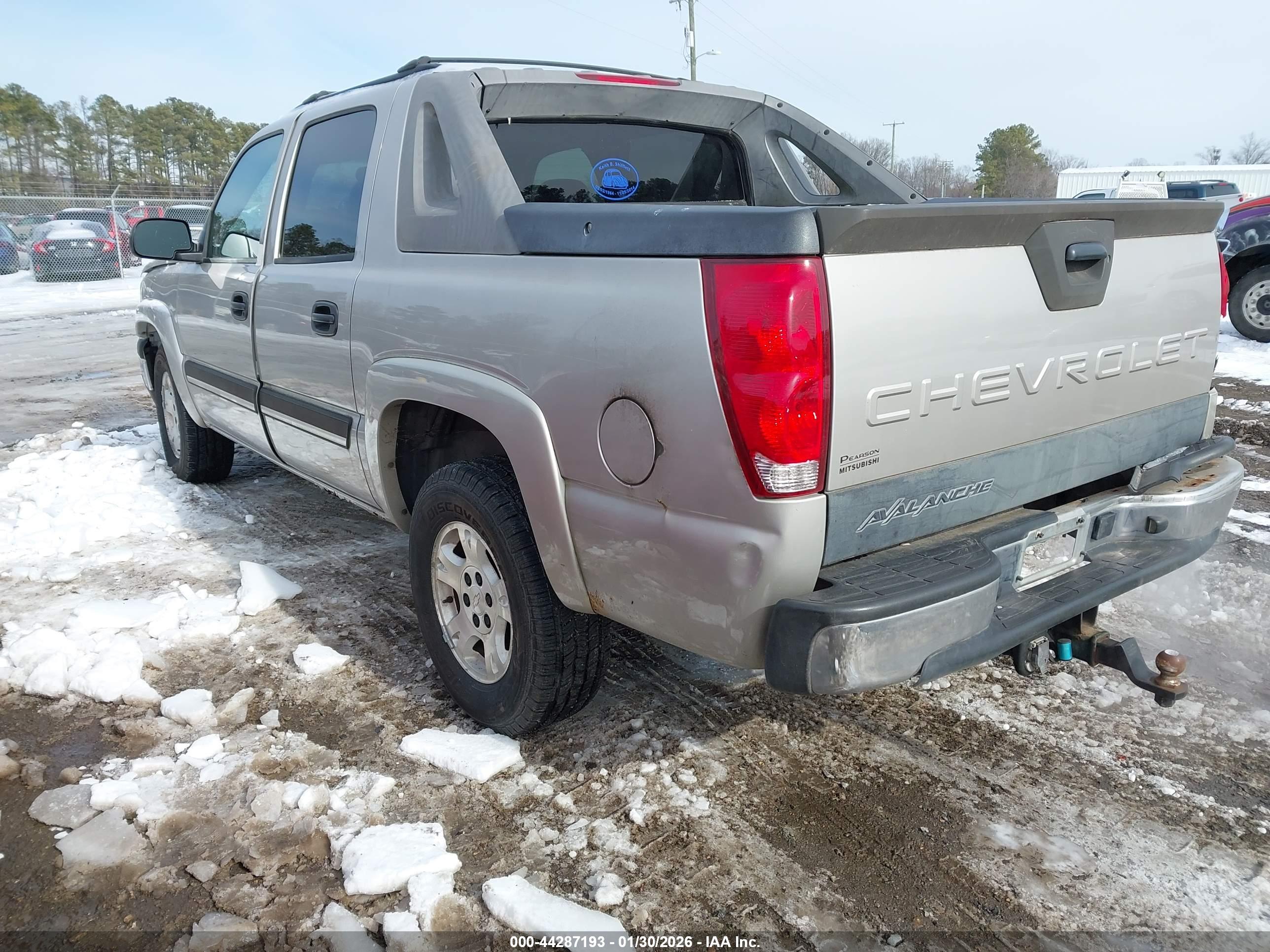 CHEVROLET AVALANCHE image 3