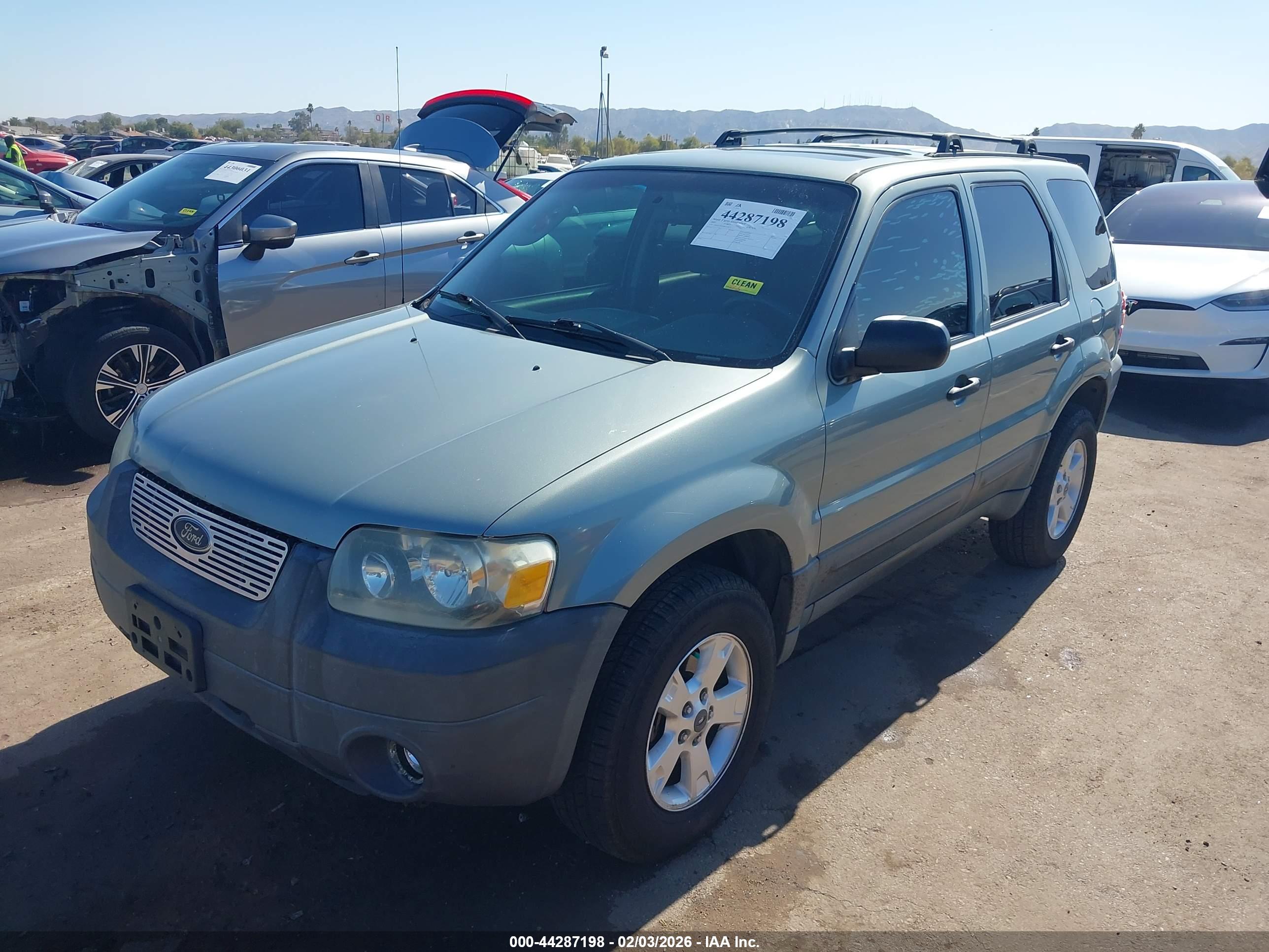 FORD ESCAPE image 2
