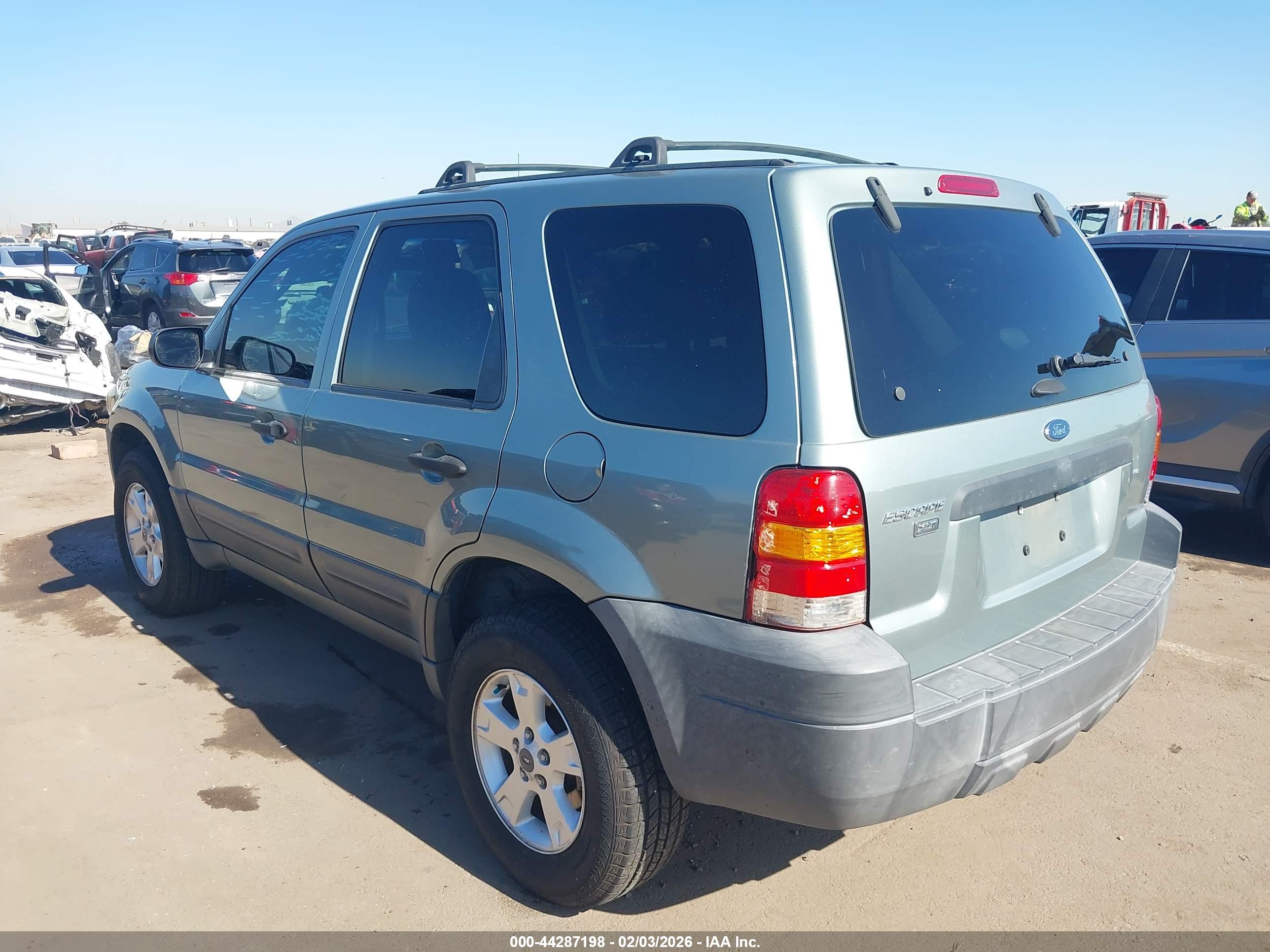 FORD ESCAPE image 3