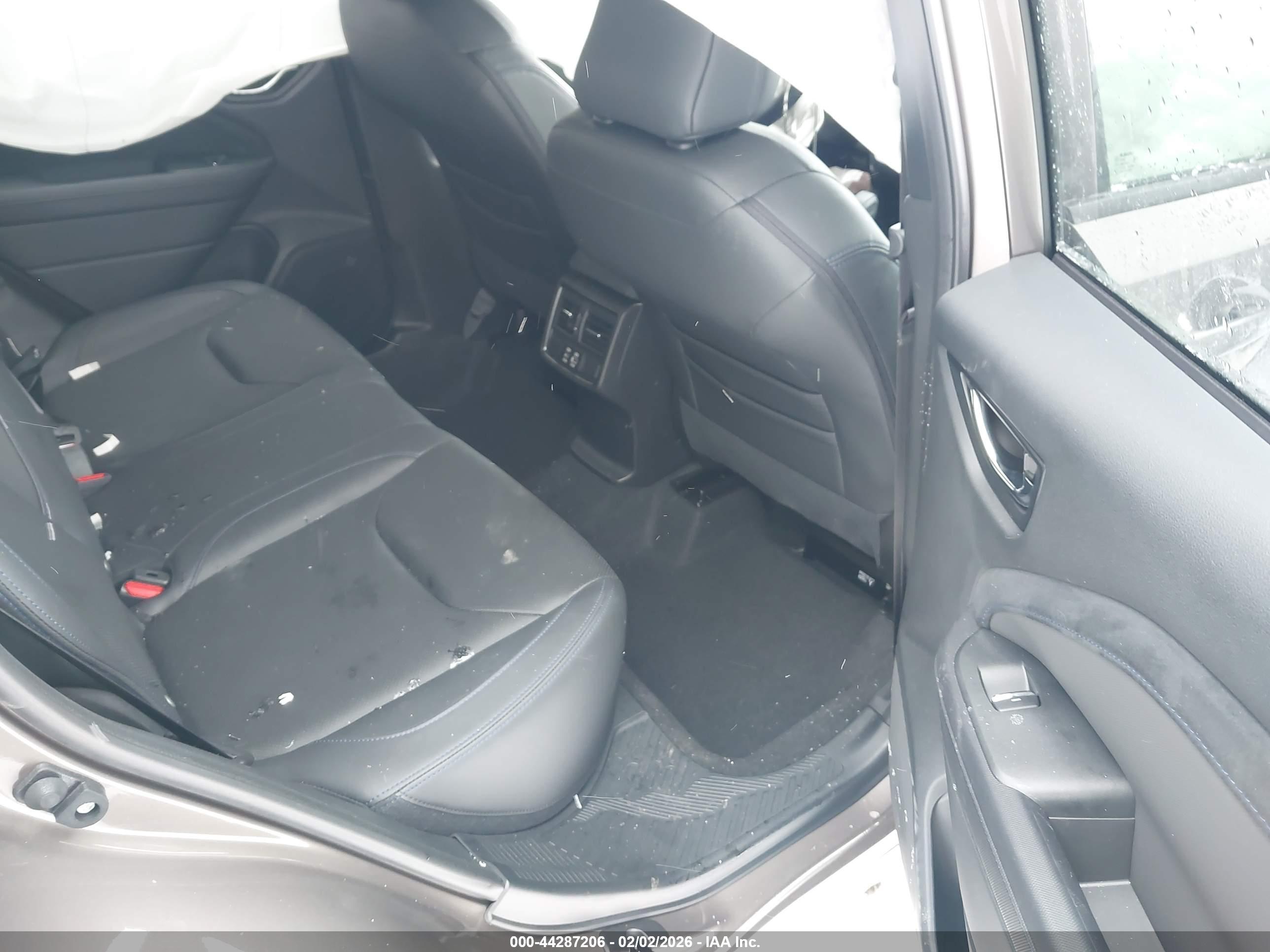 SUBARU FORESTER image 8