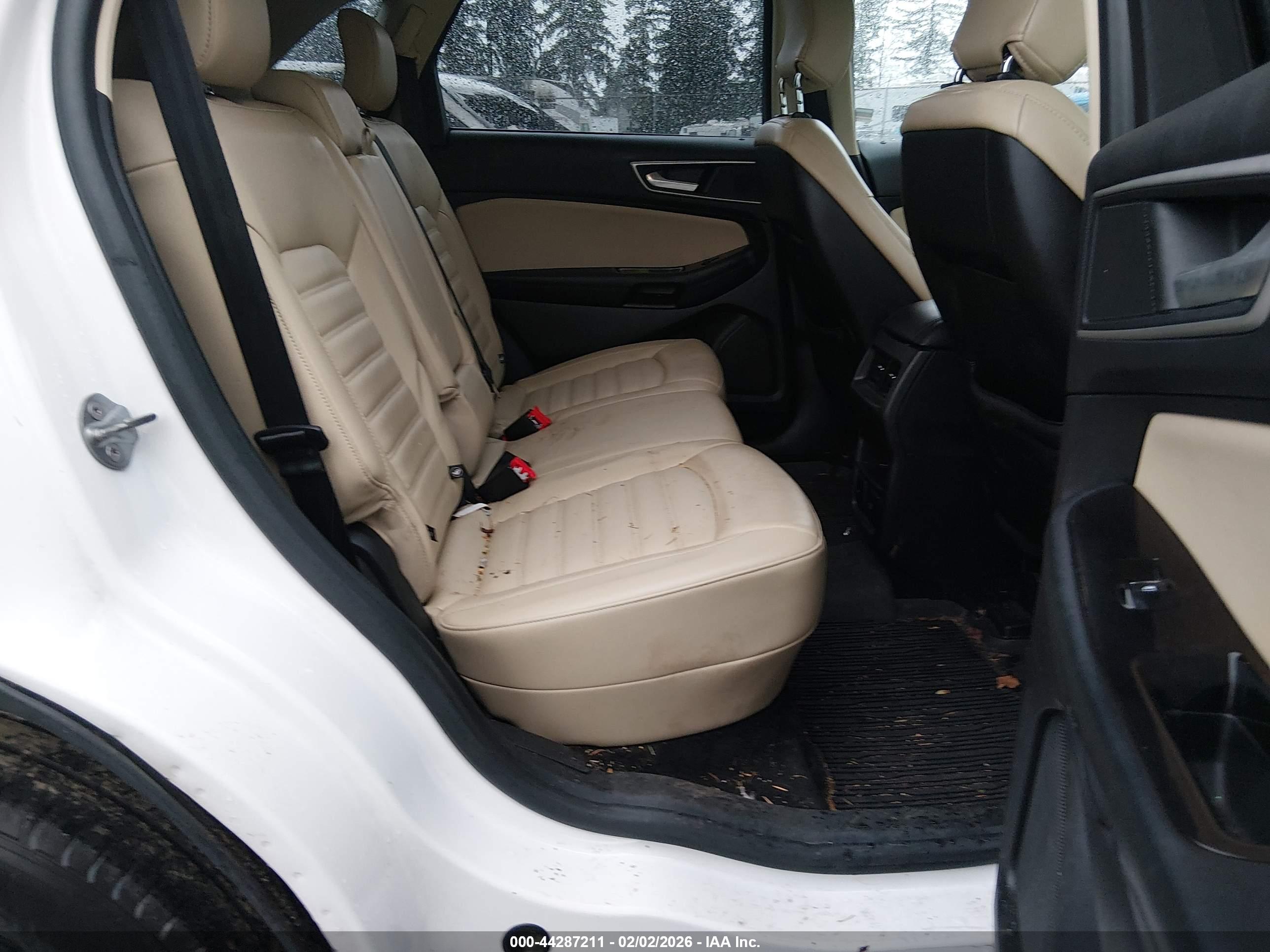 FORD EDGE image 8