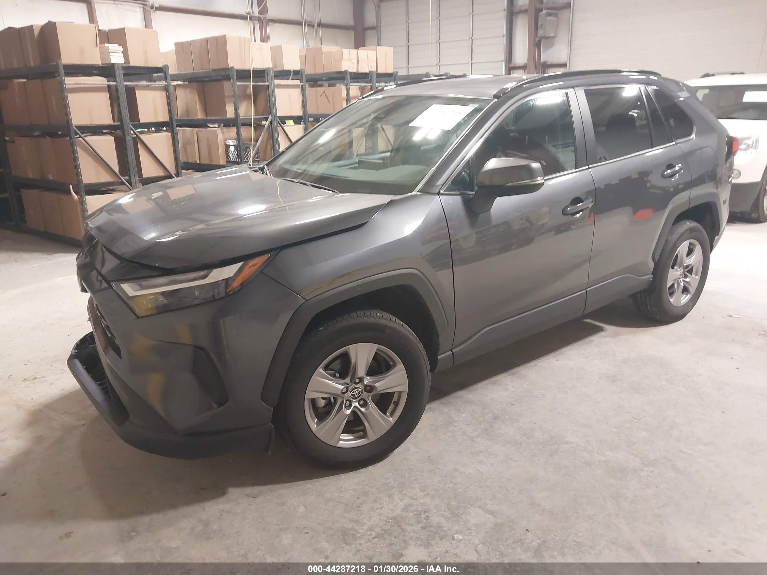 TOYOTA RAV4 image 2