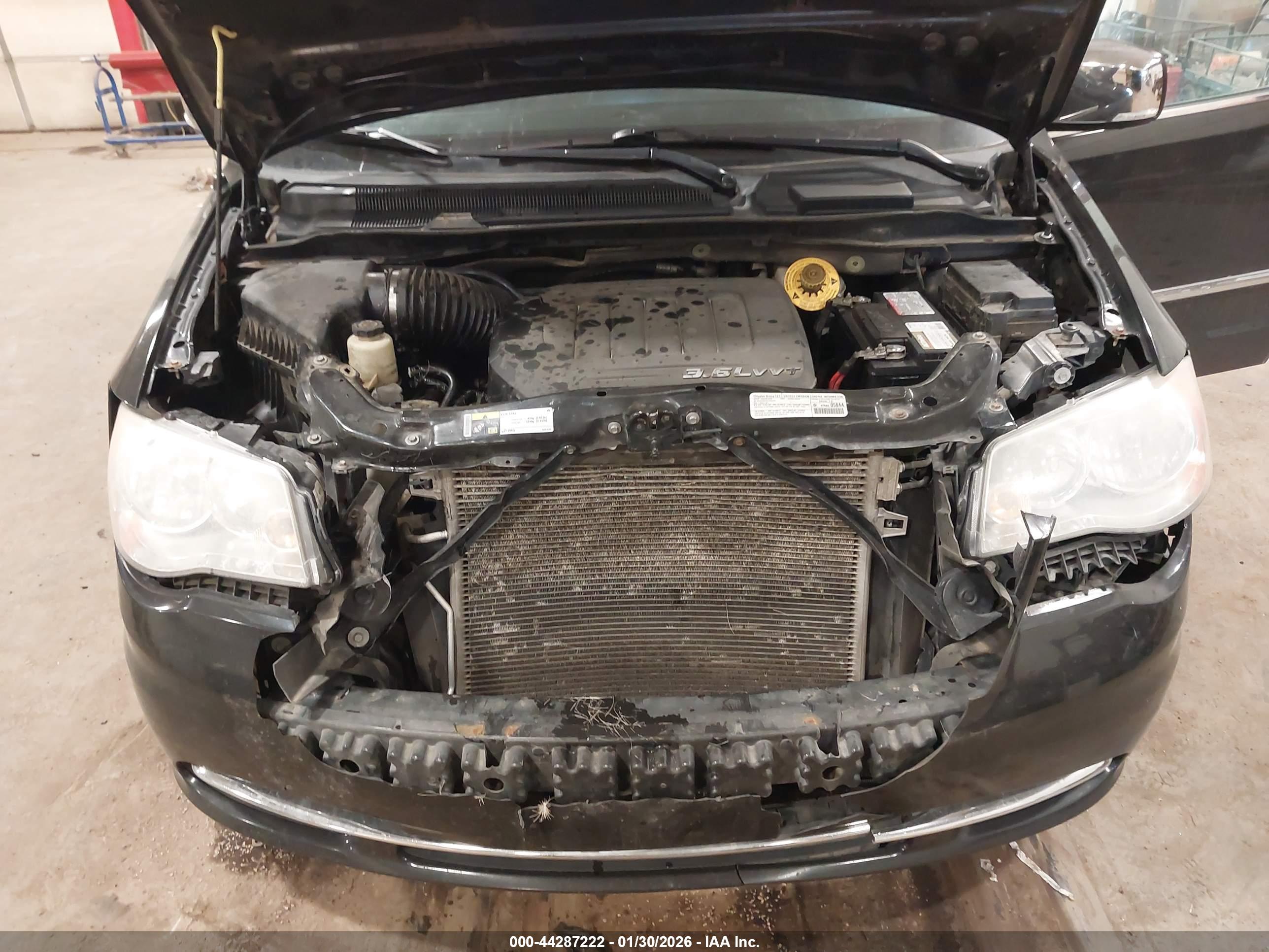 CHRYSLER TOWN image 10