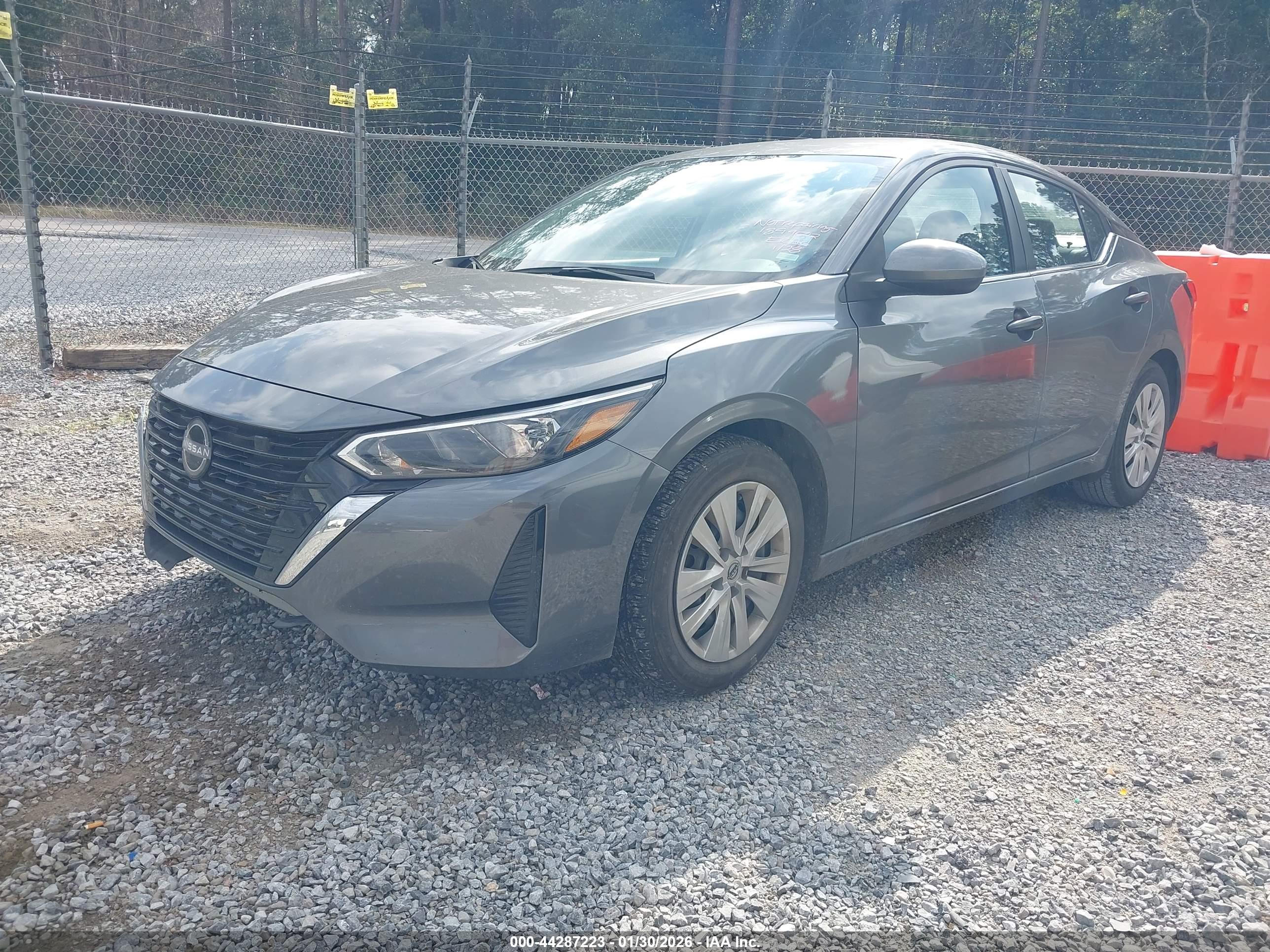 NISSAN SENTRA image 2