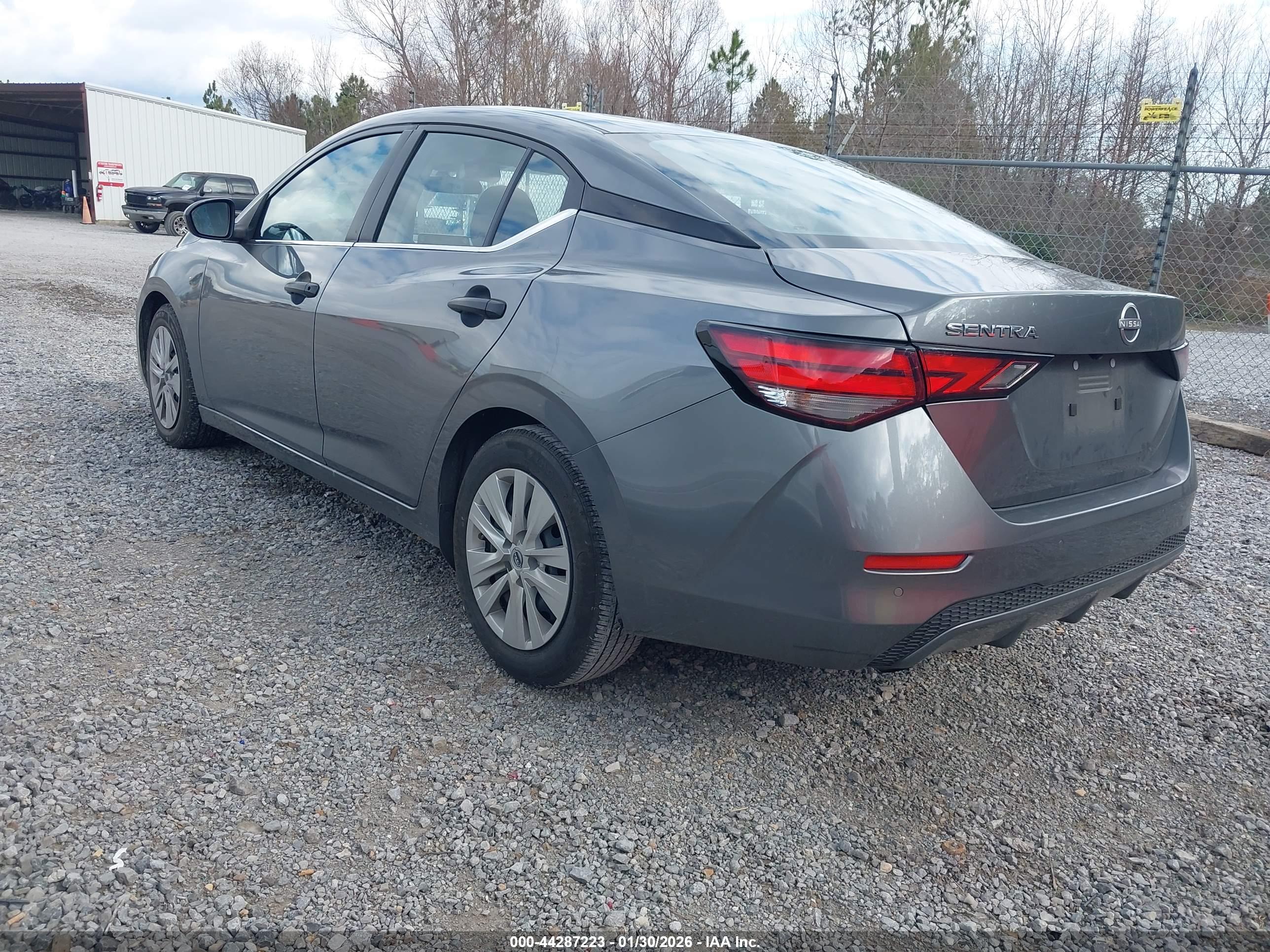 NISSAN SENTRA image 3