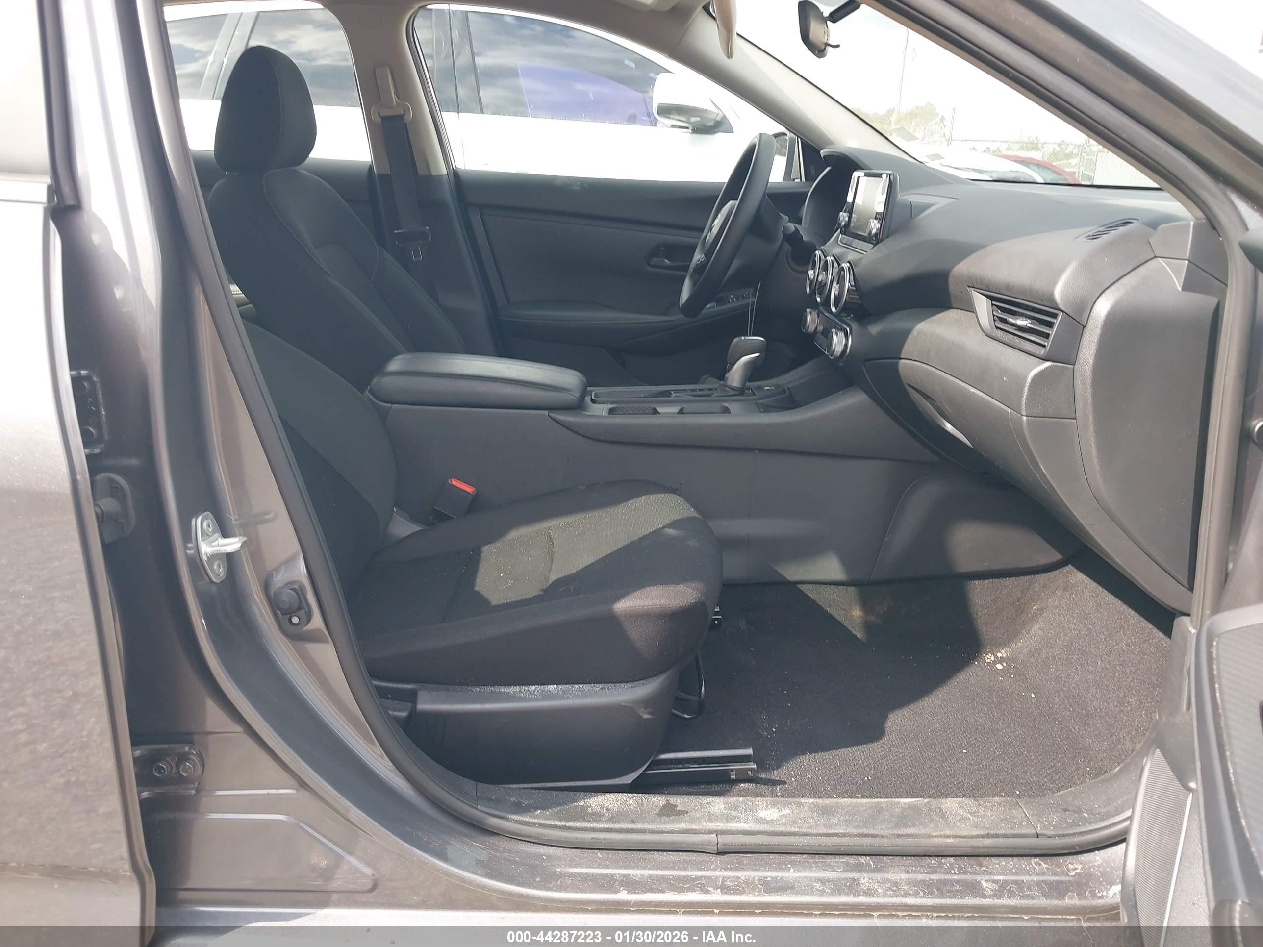 NISSAN SENTRA image 5
