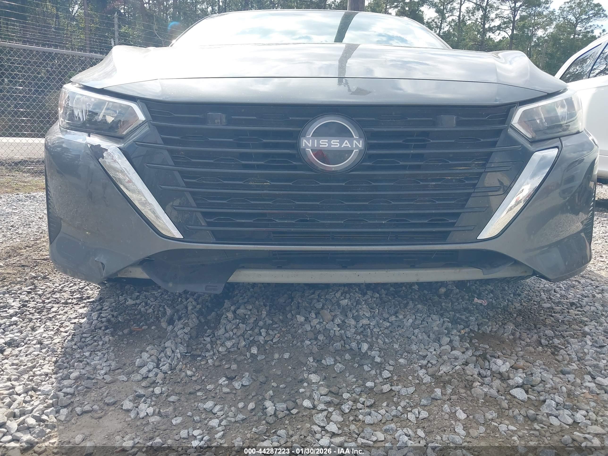 NISSAN SENTRA image 6