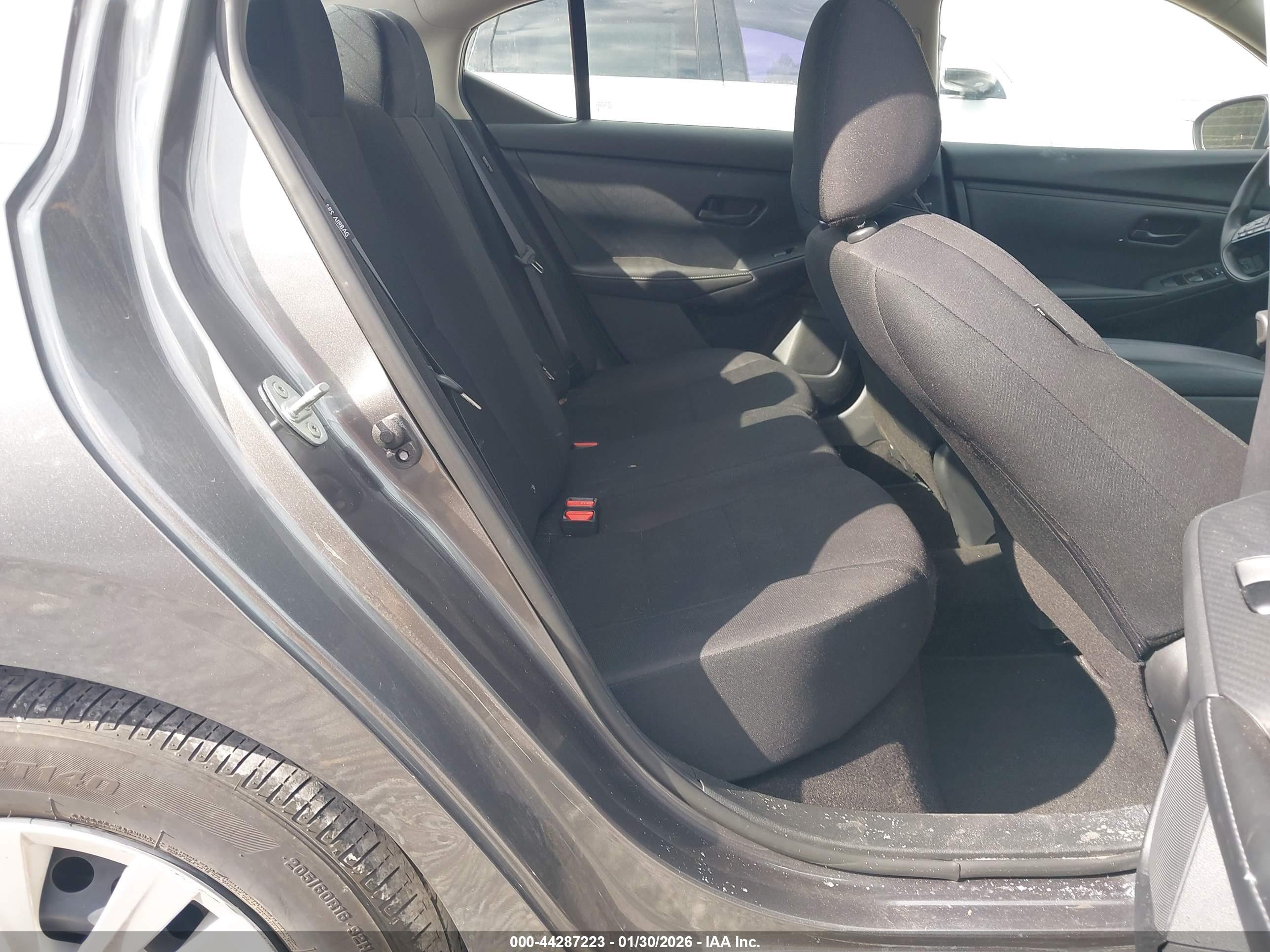 NISSAN SENTRA image 8