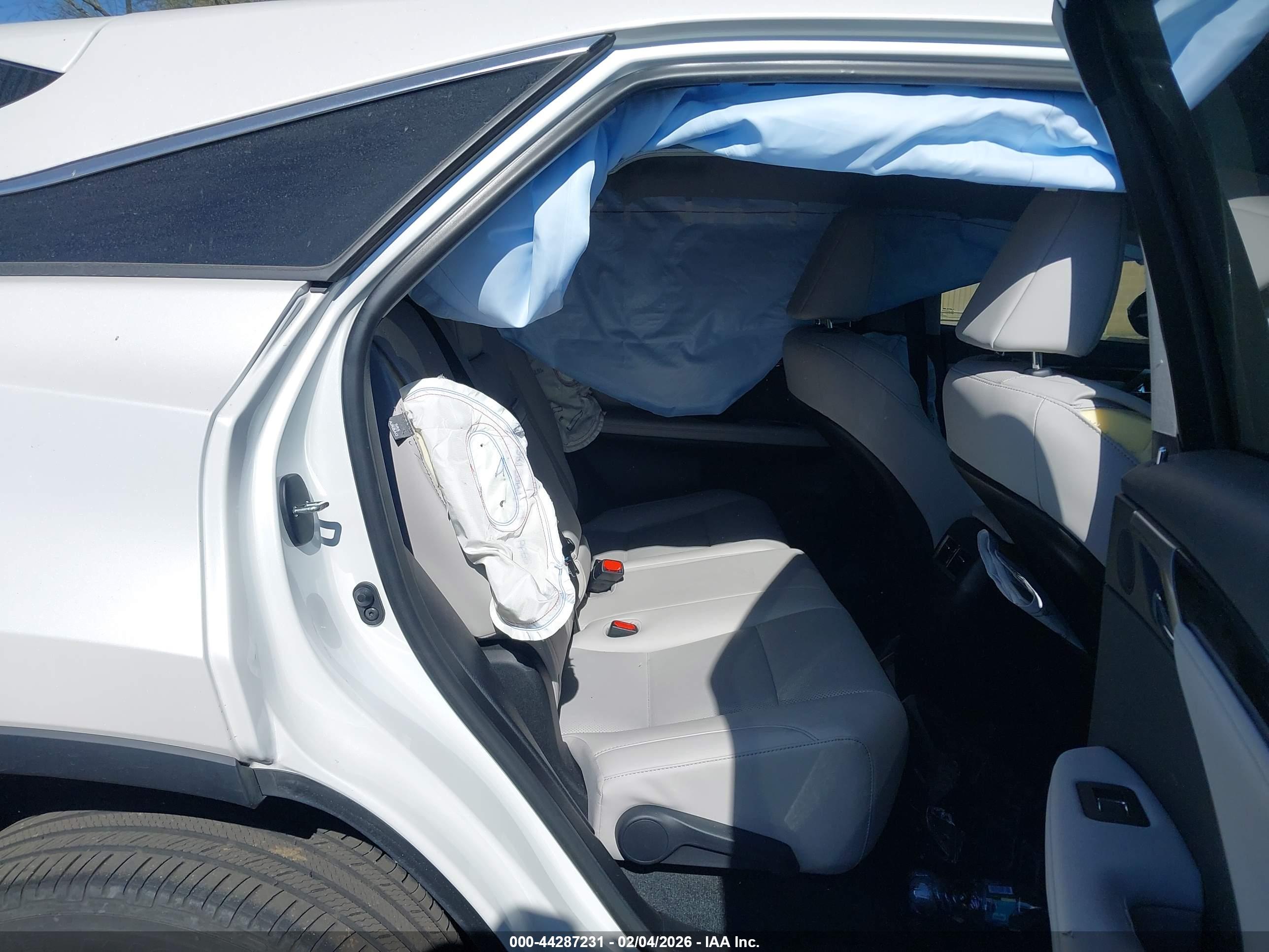 LEXUS RX image 8