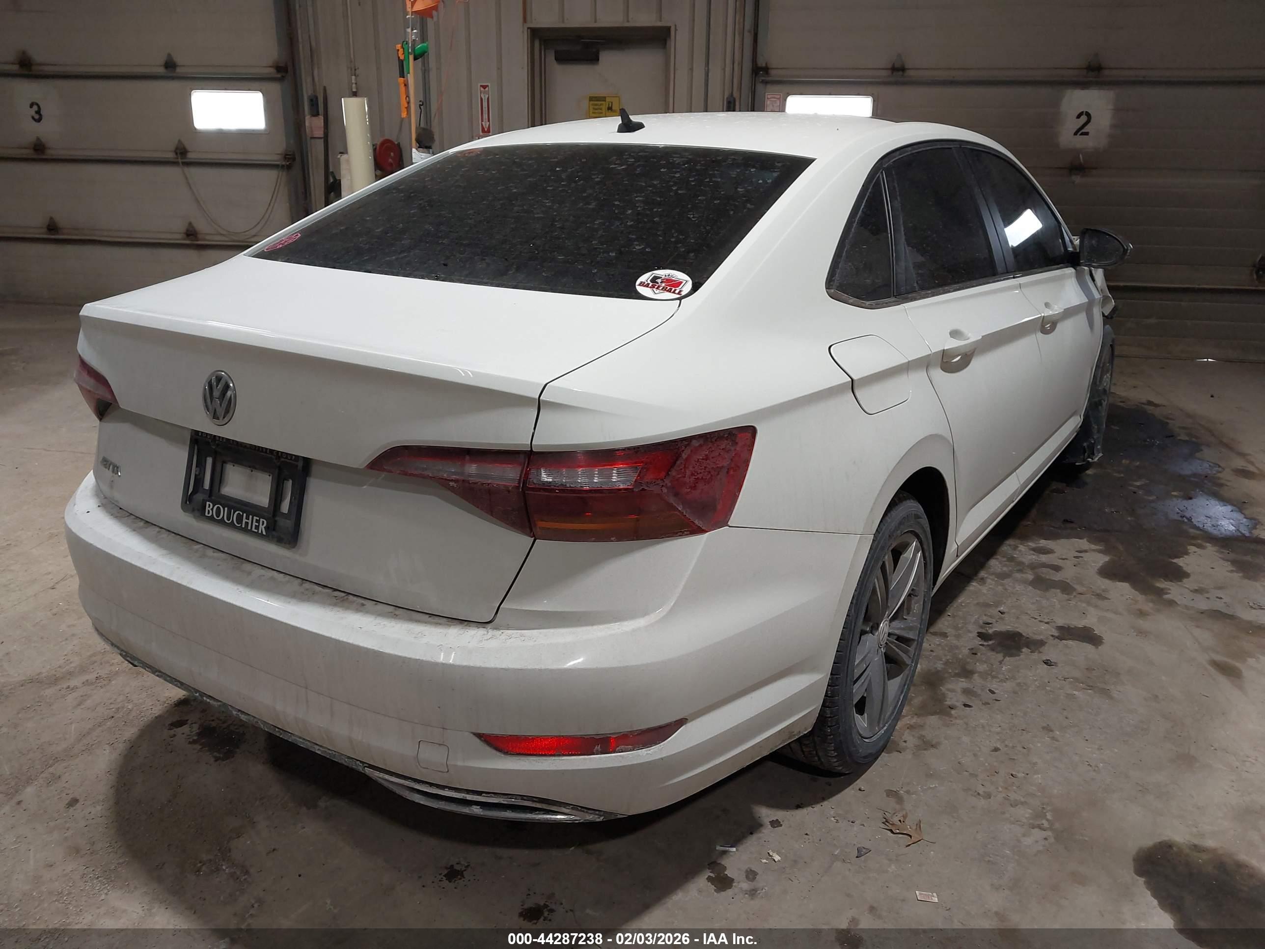 VOLKSWAGEN JETTA image 4