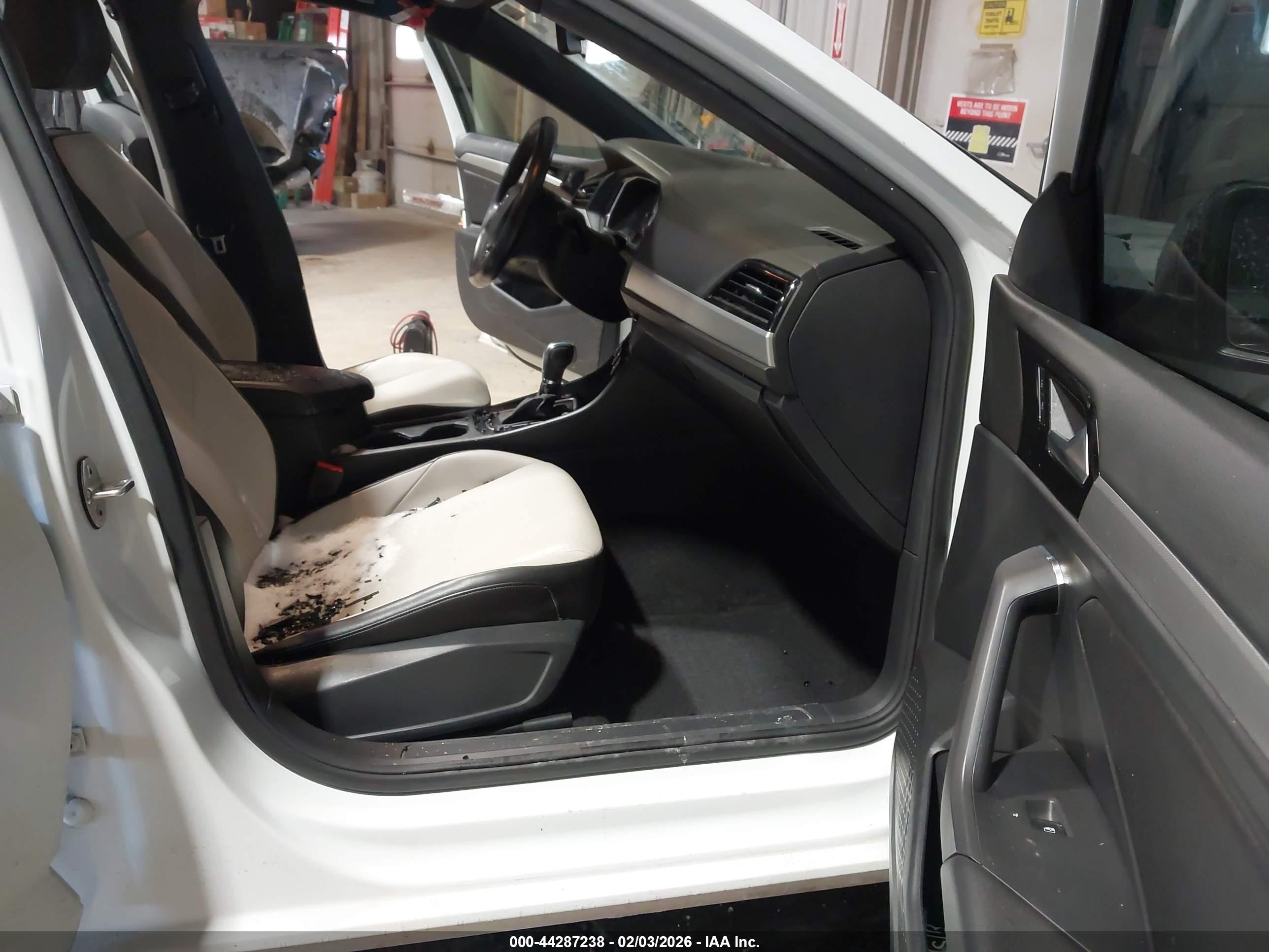 VOLKSWAGEN JETTA image 5
