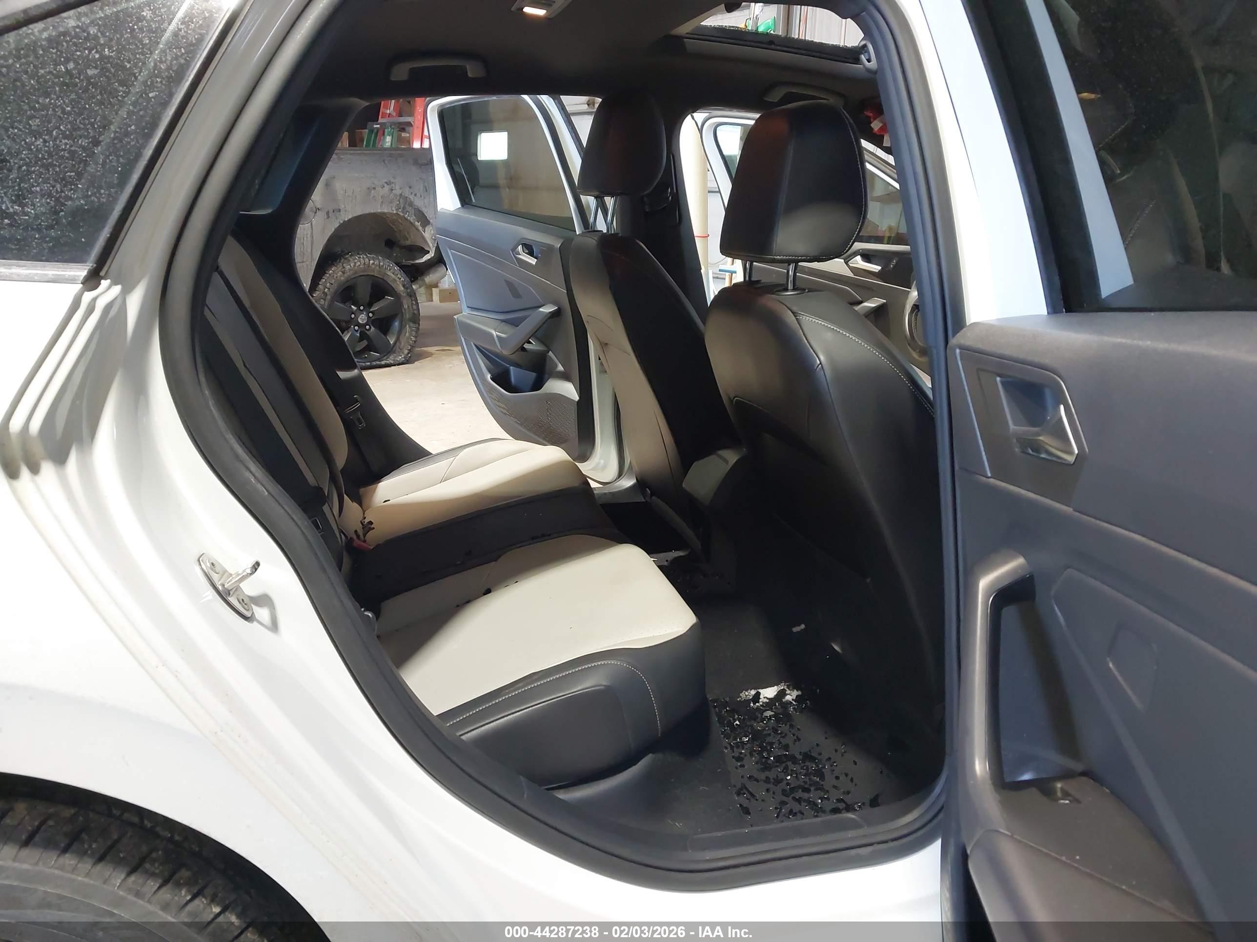 VOLKSWAGEN JETTA image 8
