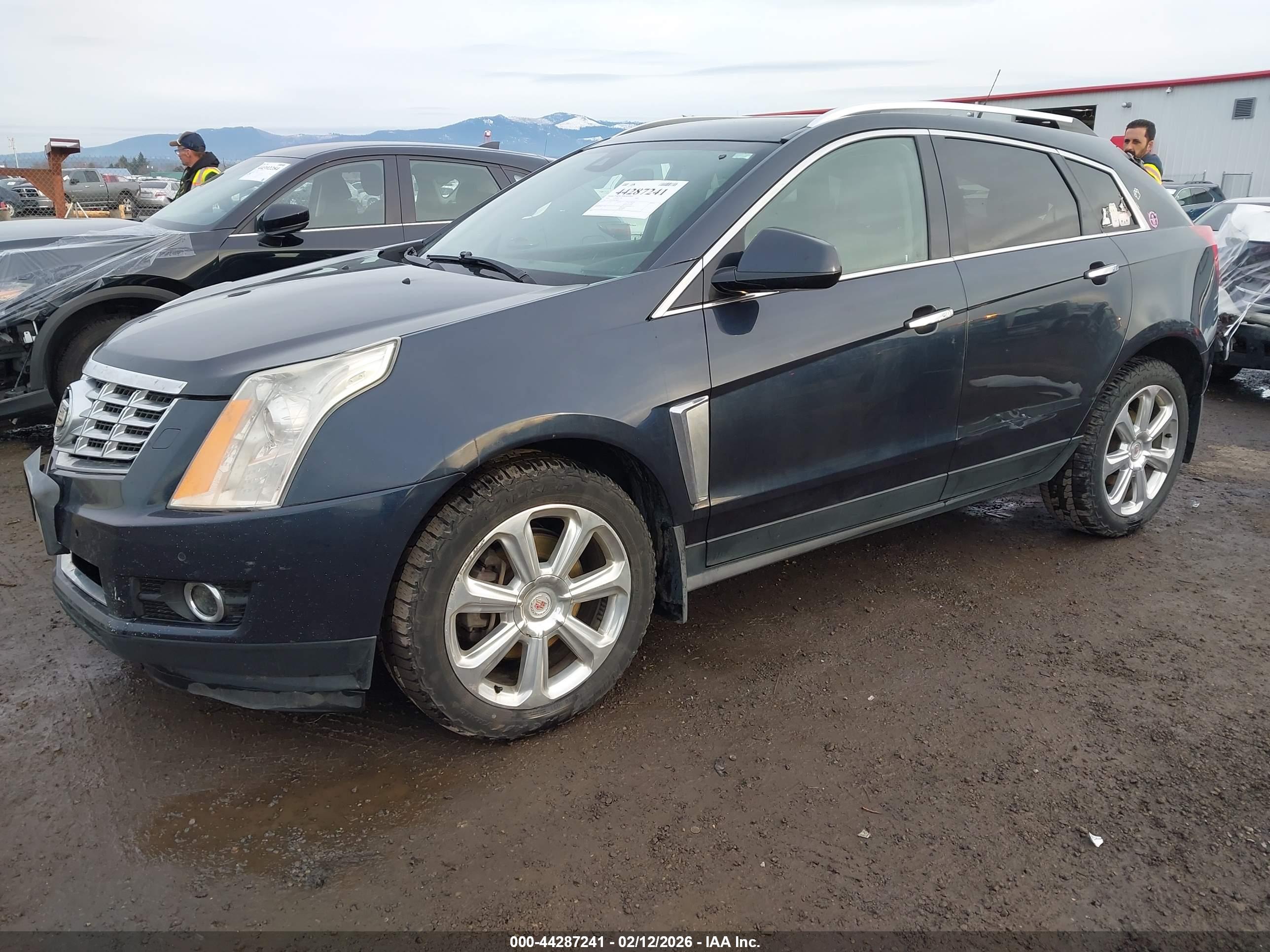 CADILLAC SRX image 2