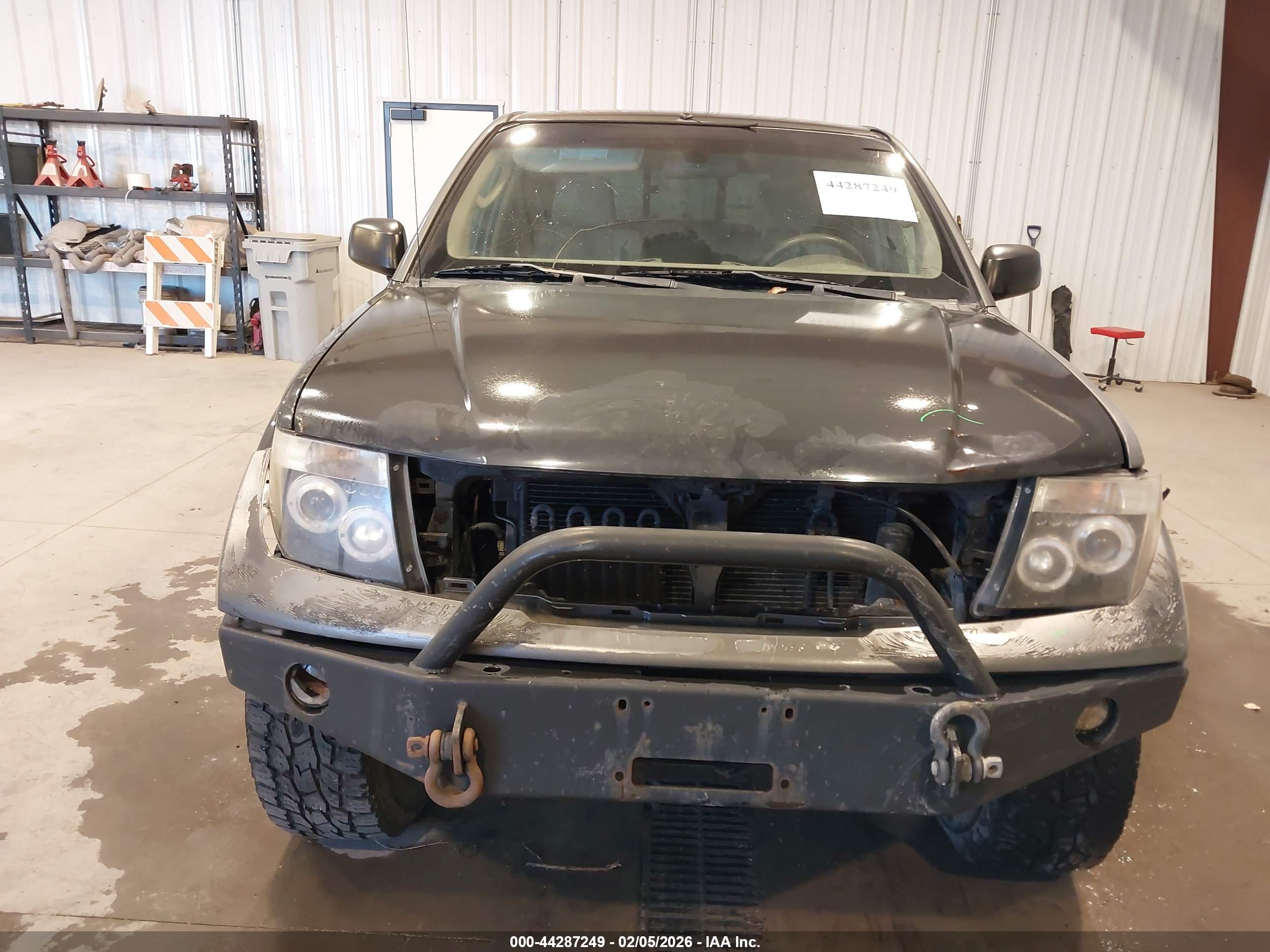 NISSAN FRONTIER image 6