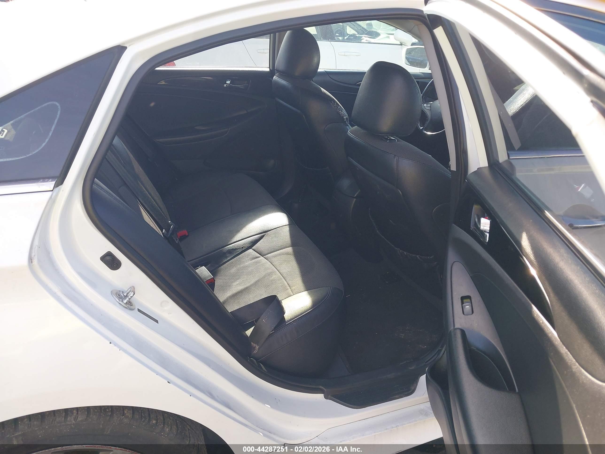 HYUNDAI SONATA image 8