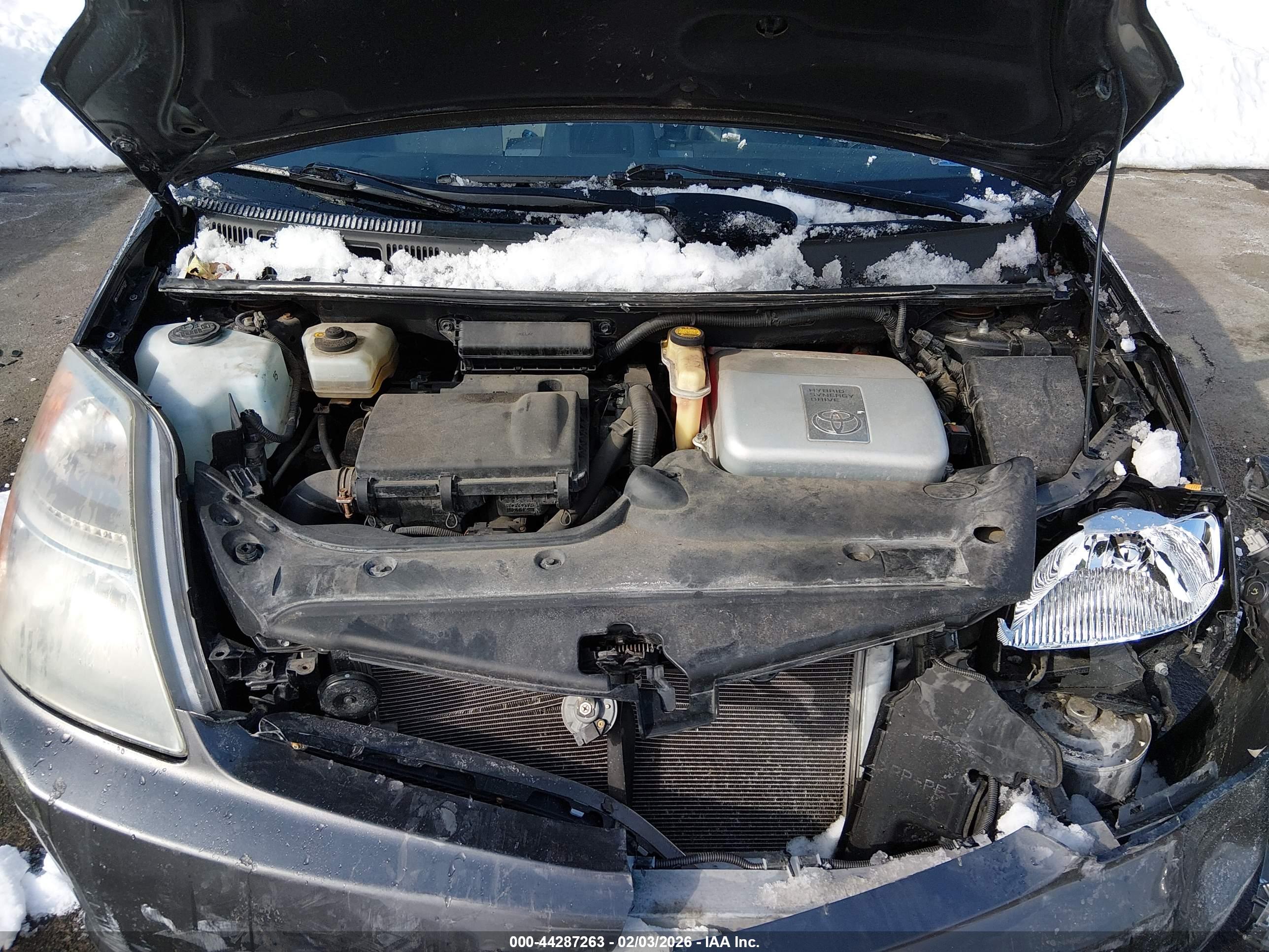 TOYOTA PRIUS image 10
