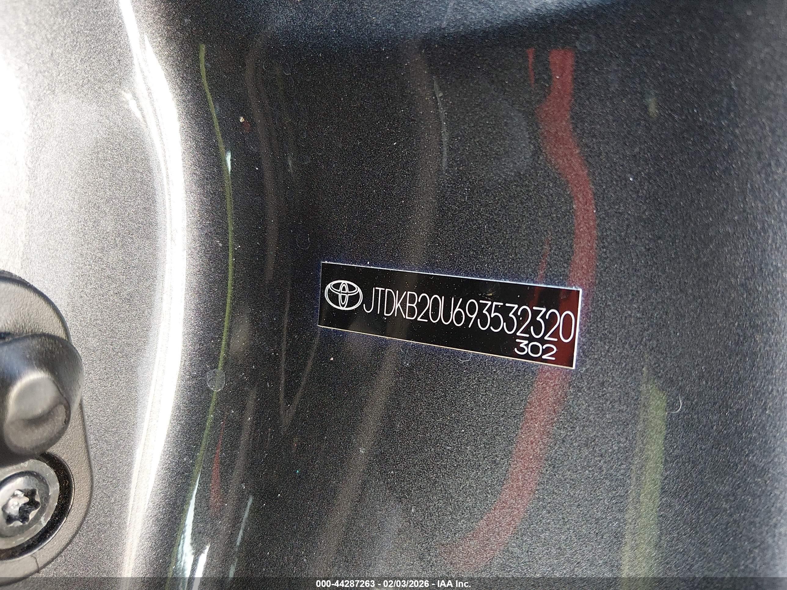 TOYOTA PRIUS image 9