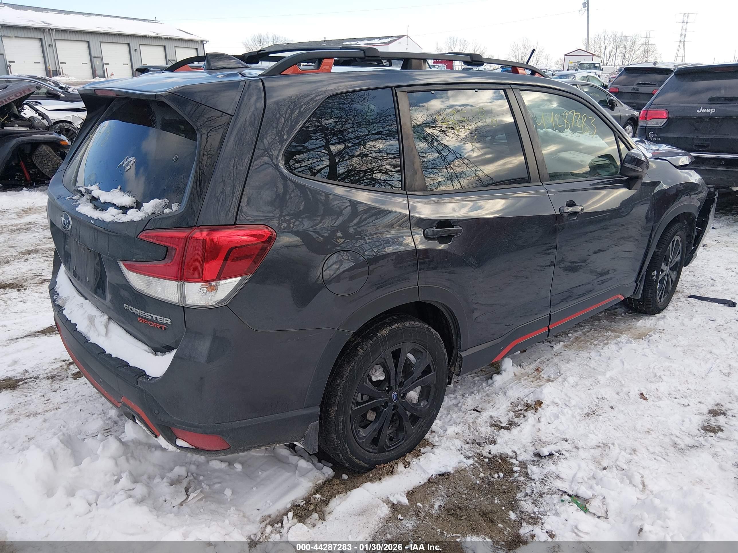 SUBARU FORESTER image 4